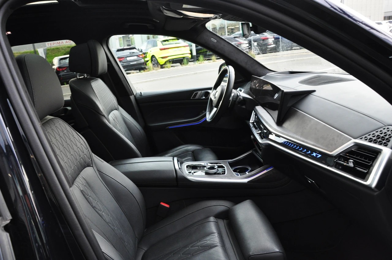BMW X7 xDrive 48V 40d M Sport Pro Steptronic-image-12
