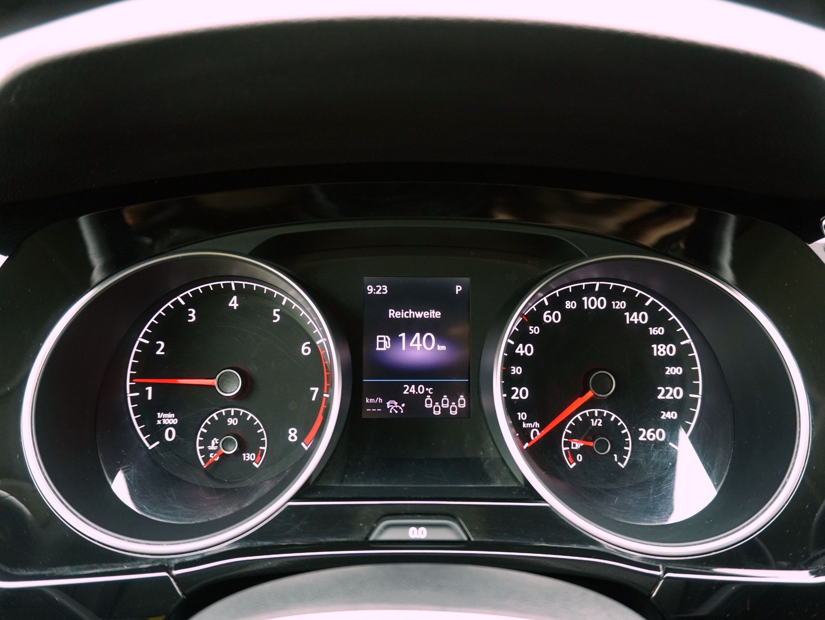 VW Touran 1.5 TSI DSG Highline-image-17