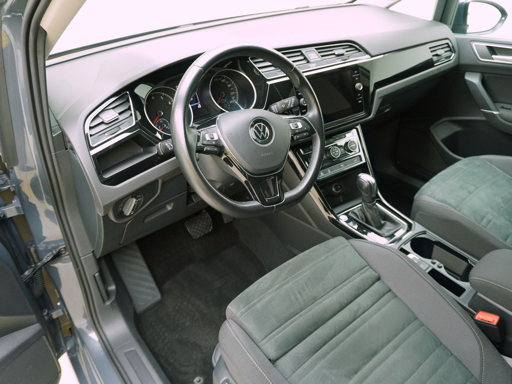 VW Touran 1.5 TSI DSG Highline-image-9
