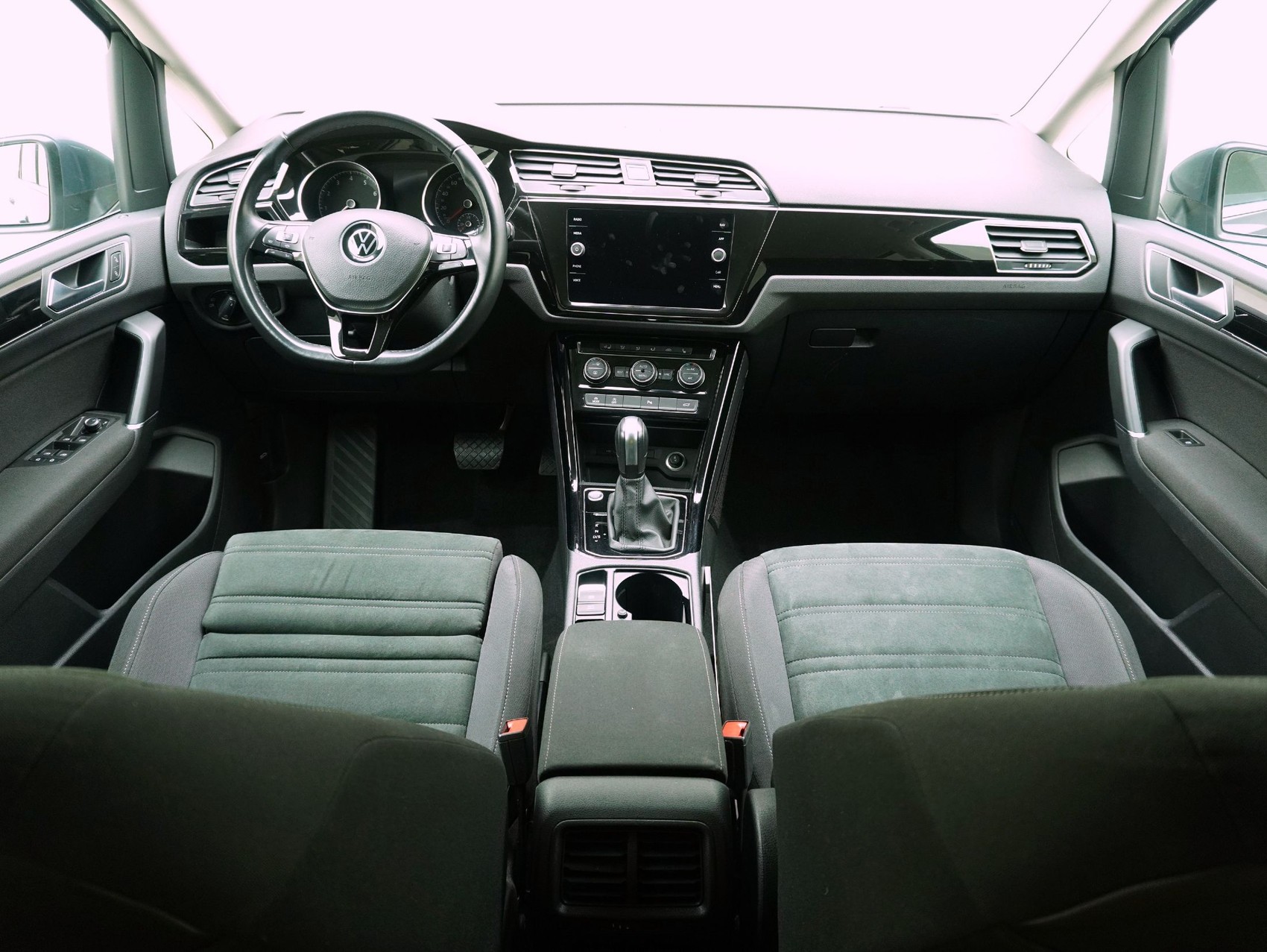 VW Touran 1.5 TSI DSG Highline-image-14
