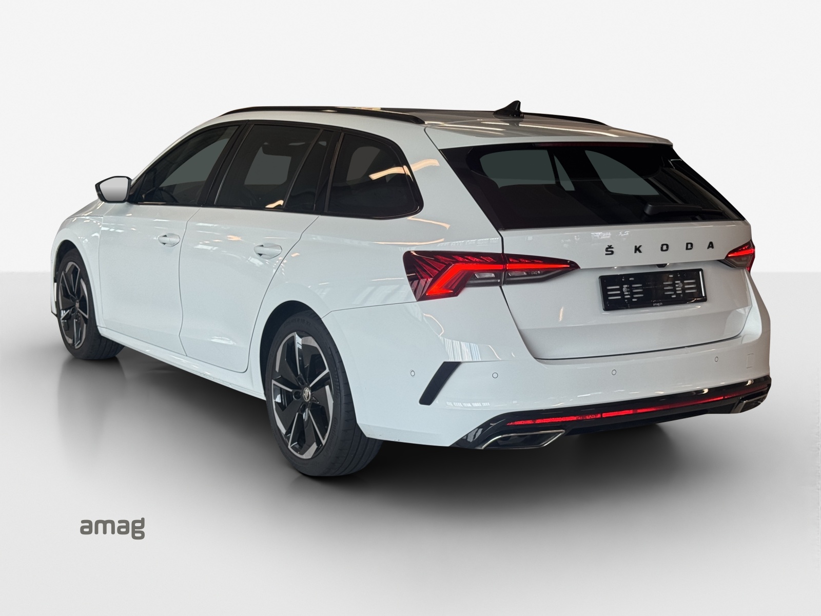 SKODA Octavia Combi 2.0 TDI DSG RS 4x4-showroom-element-2