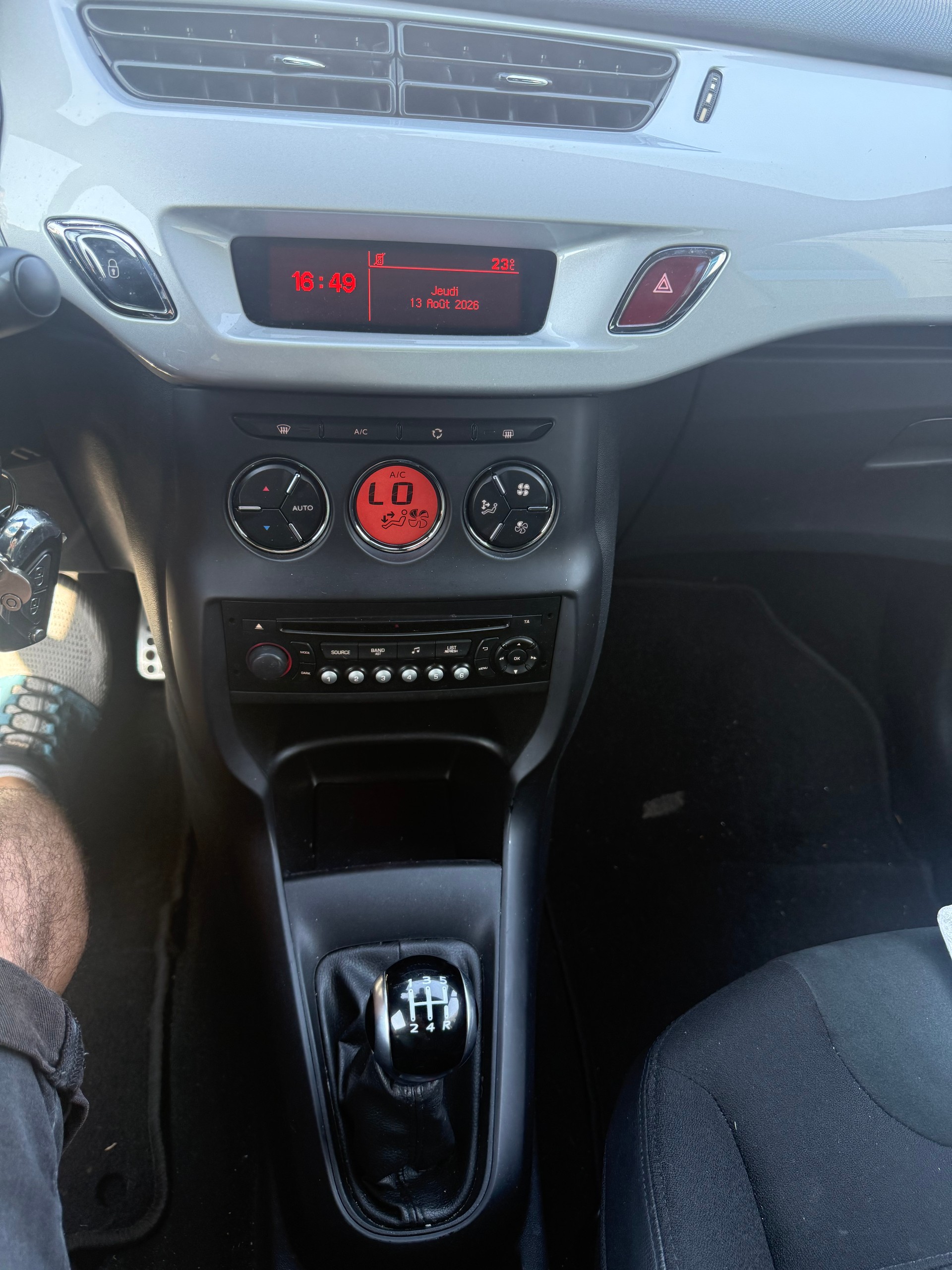 DS AUTOMOBILES DS3 1.2 VTi Chic-image-9