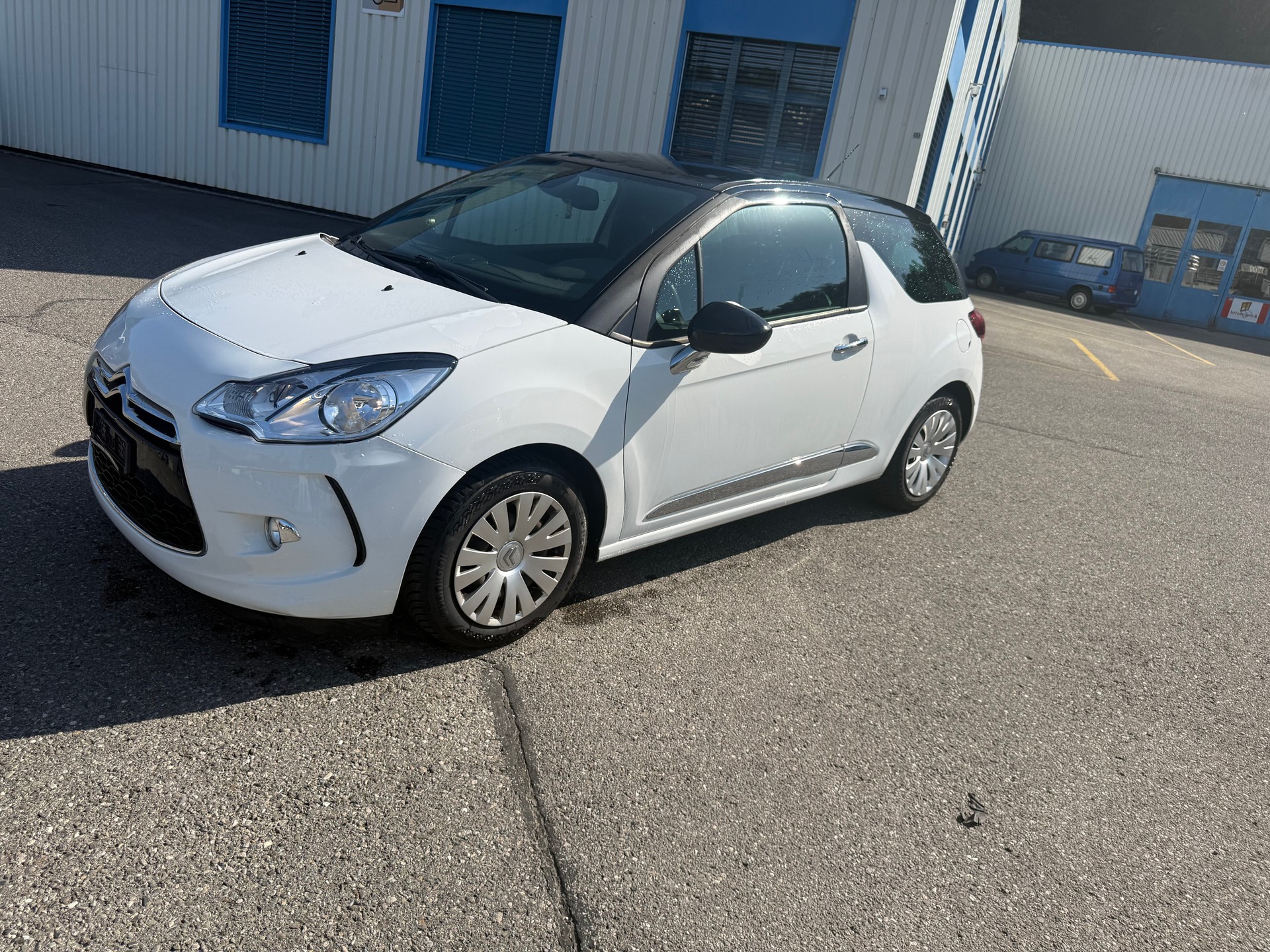 DS AUTOMOBILES DS3 1.2 VTi Chic-image-0