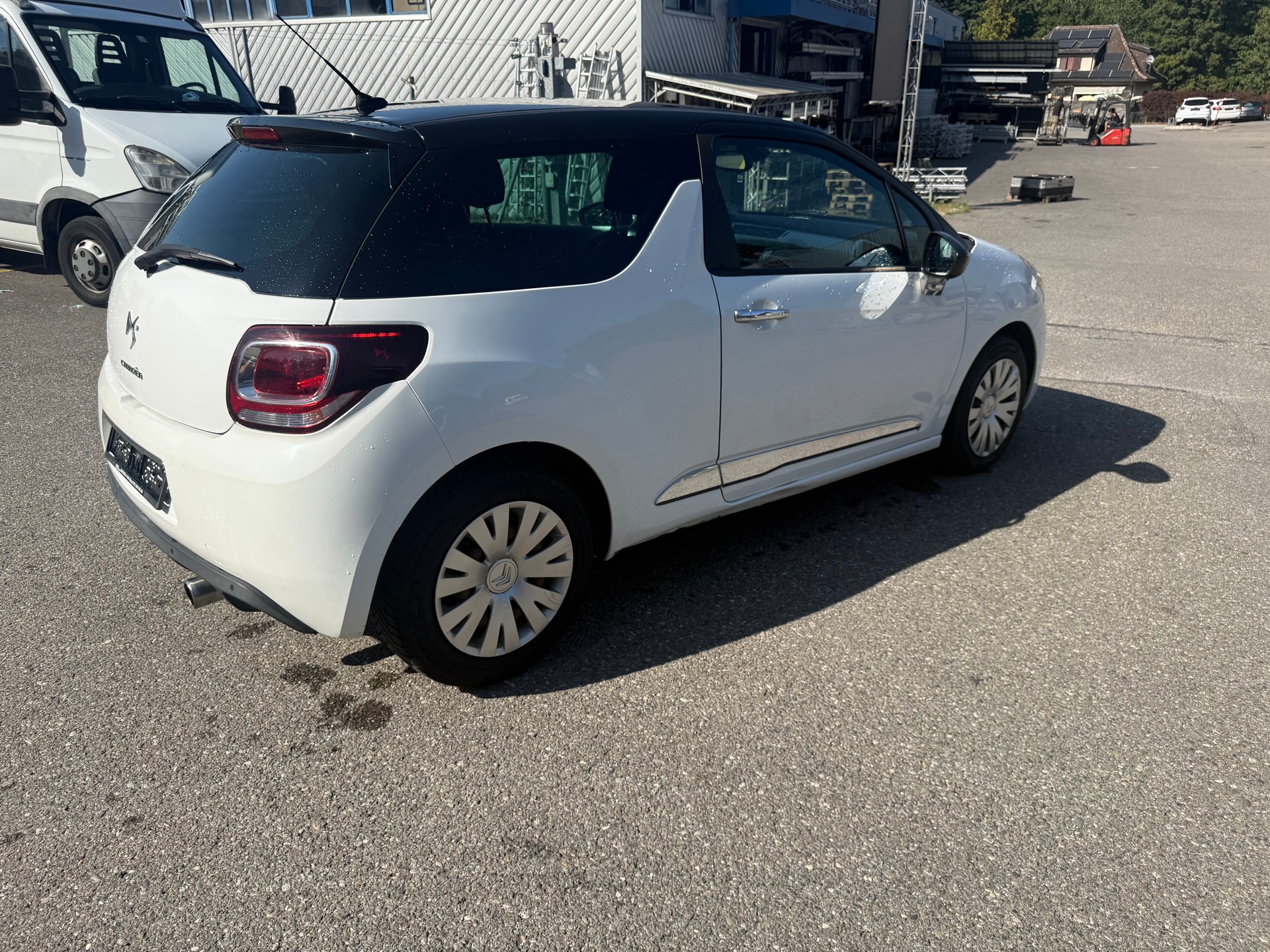 DS AUTOMOBILES DS3 1.2 VTi Chic-image-3