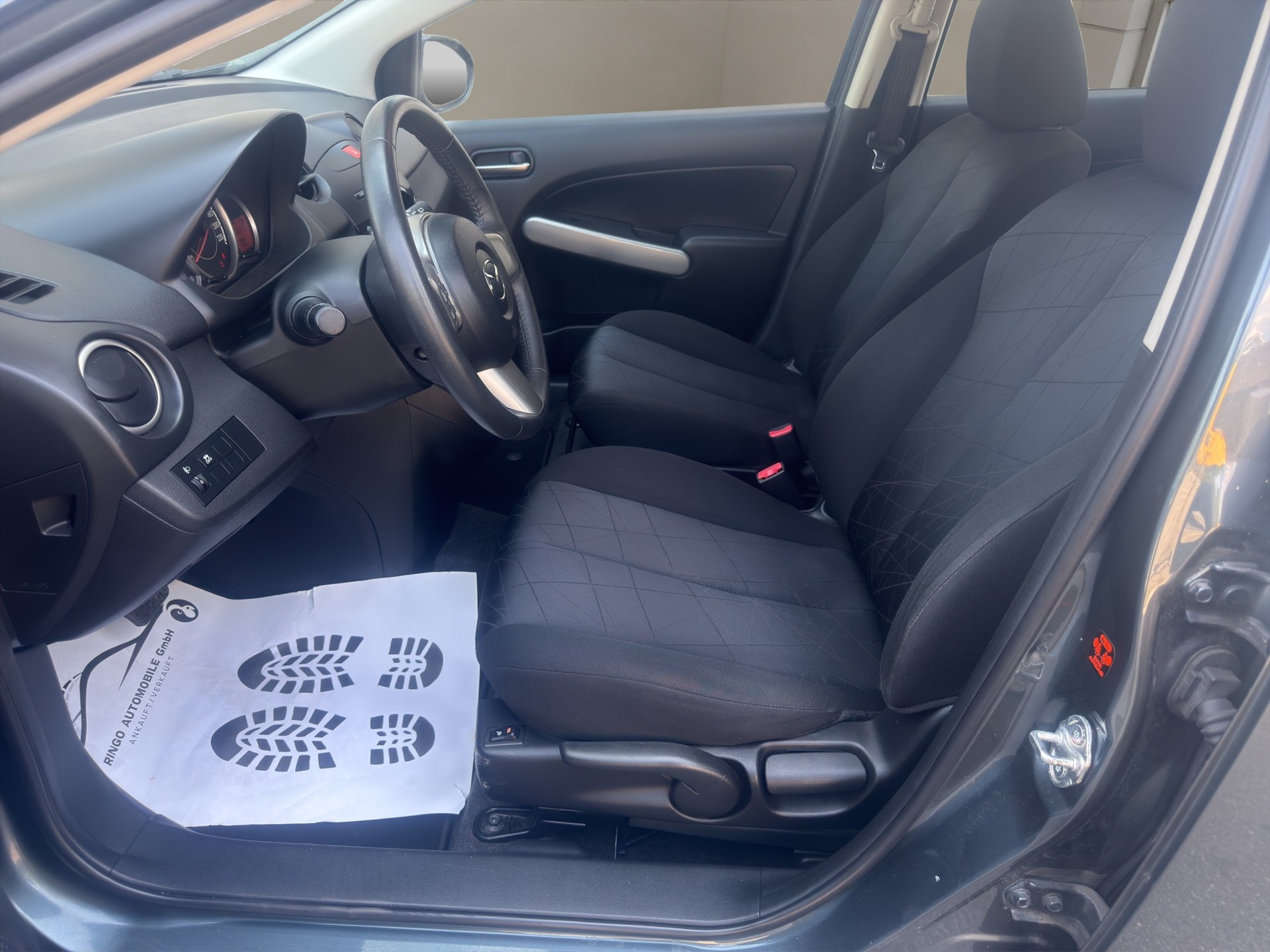 MAZDA 2 1.5i 16V Exclusive Automatic-image-7