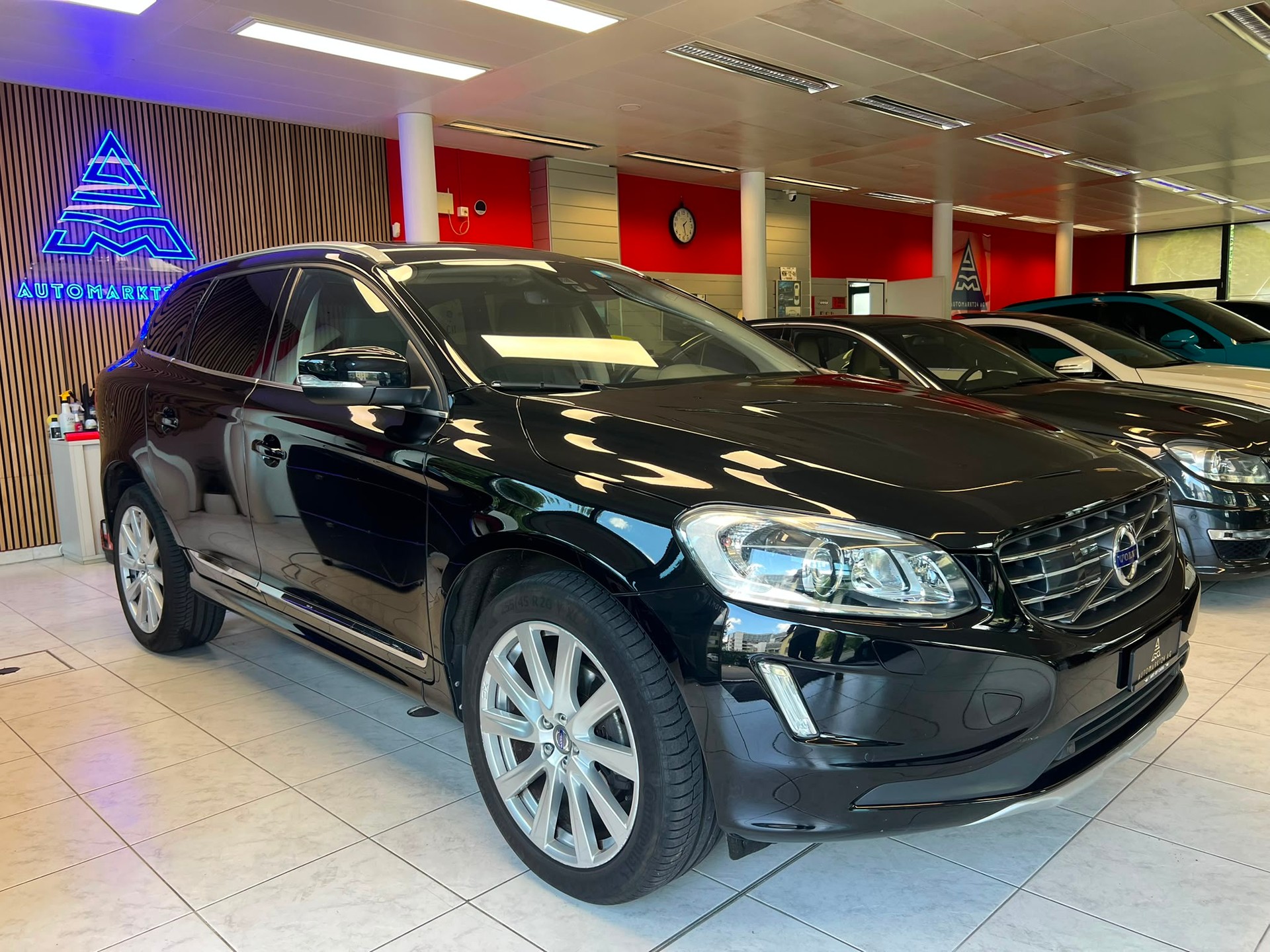 VOLVO XC60 2.4 D5 Summum AWD S/S-image-0
