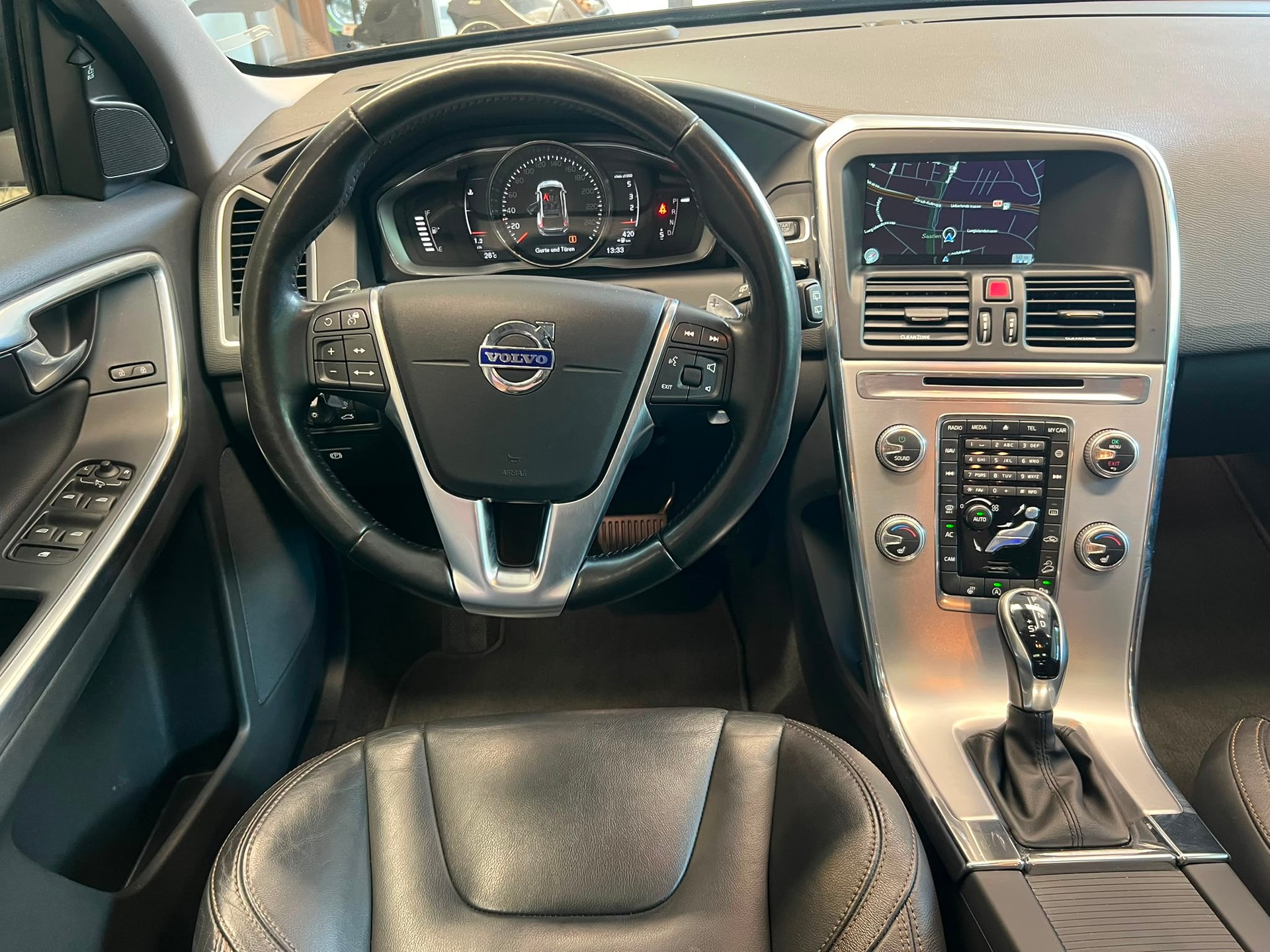 VOLVO XC60 2.4 D5 Summum AWD S/S-image-7