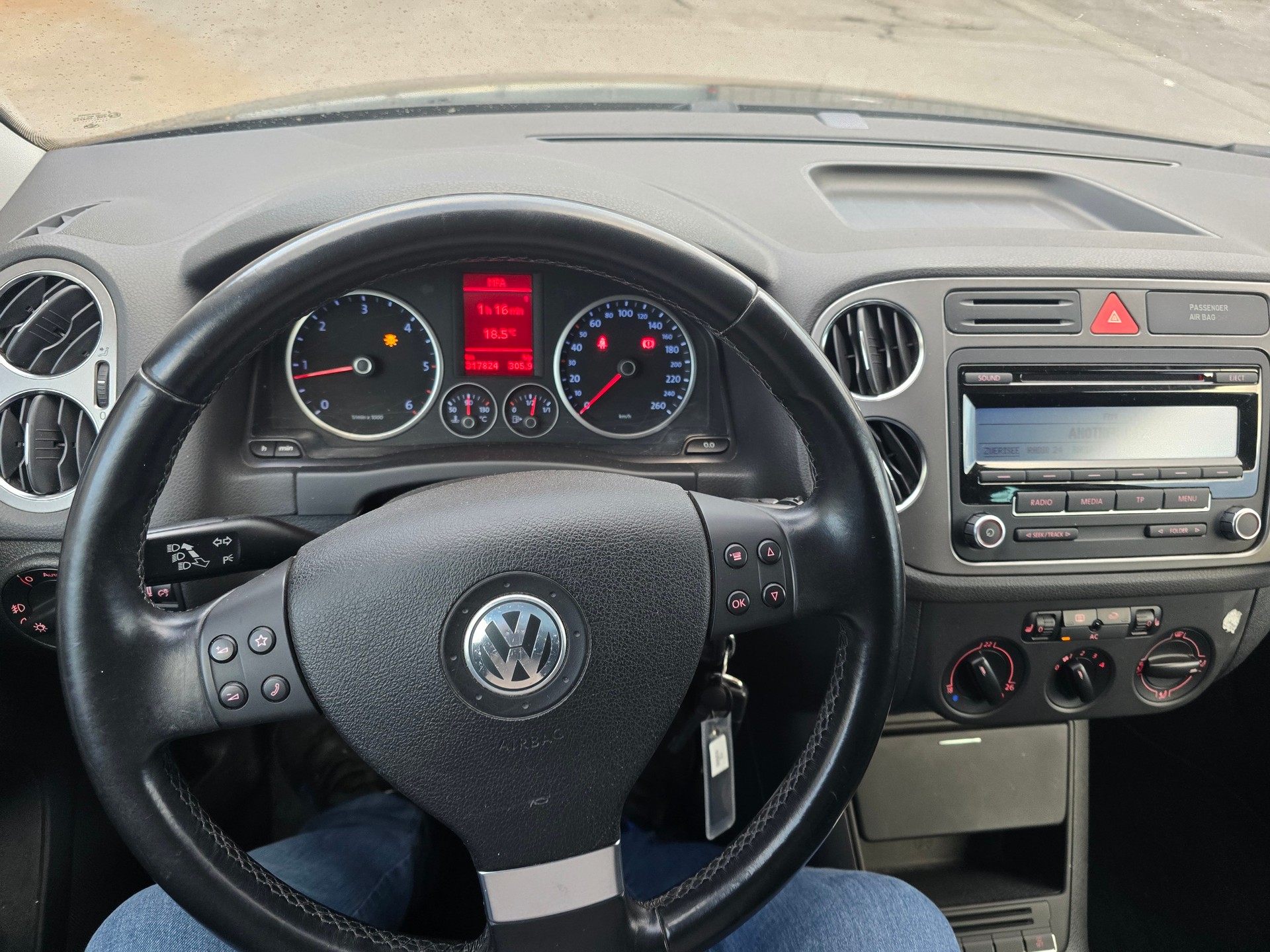 VW Tiguan 2.0 TDI Sport&Style-image-10
