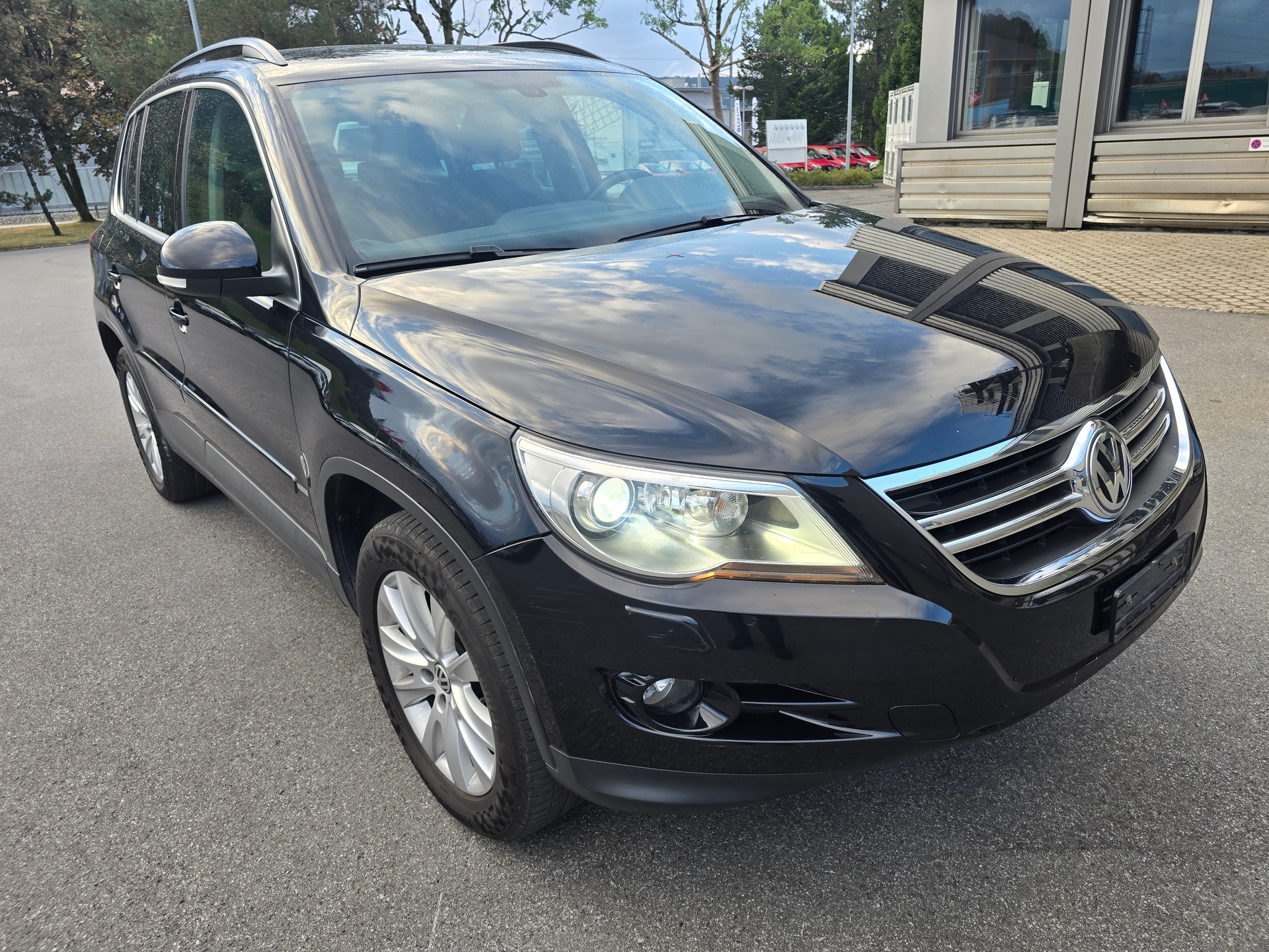 VW Tiguan 2.0 TDI Sport&Style-image-2