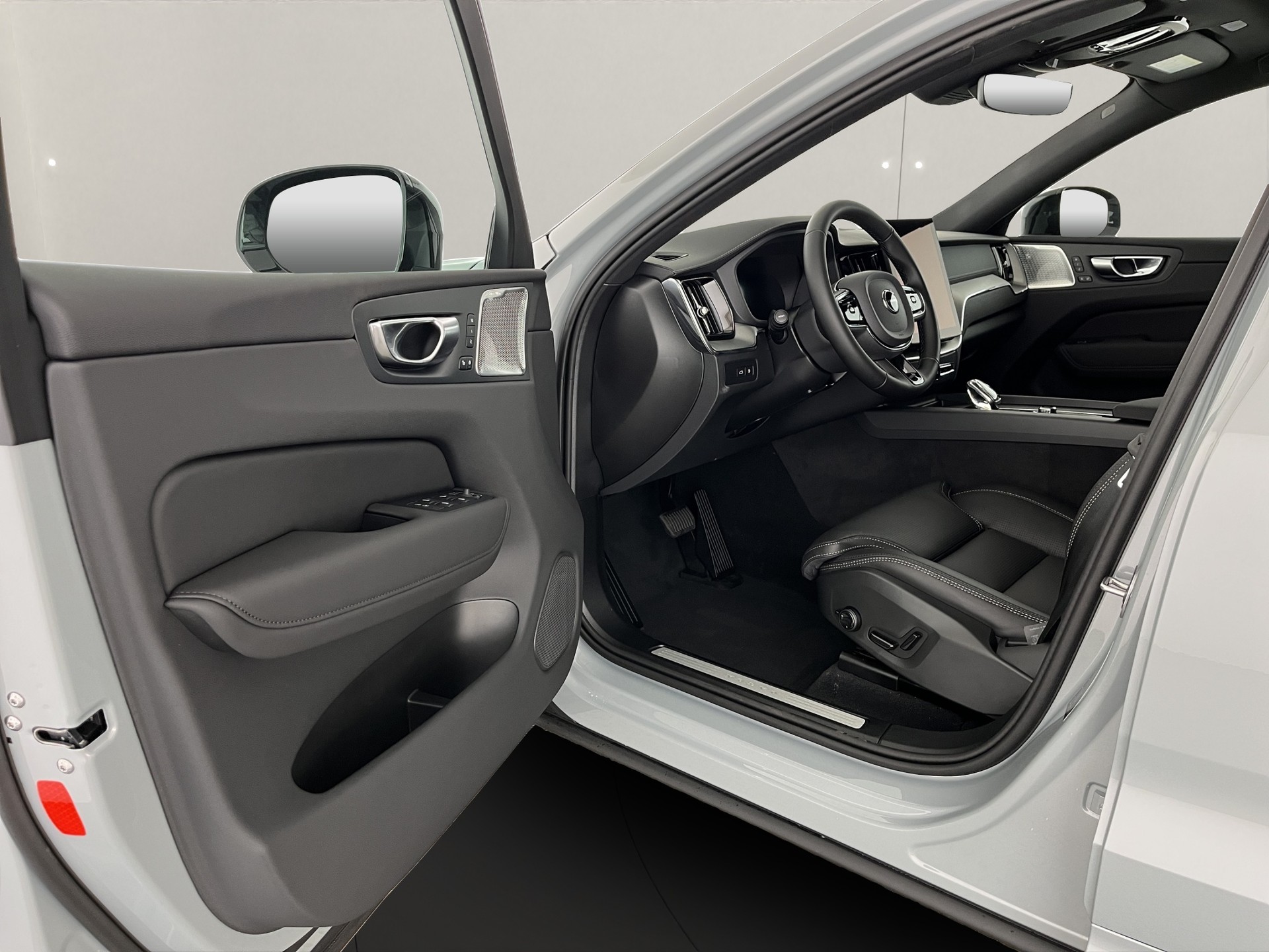 VOLVO XC60 2.0 T8 TE Black Edition eAWD-image-8