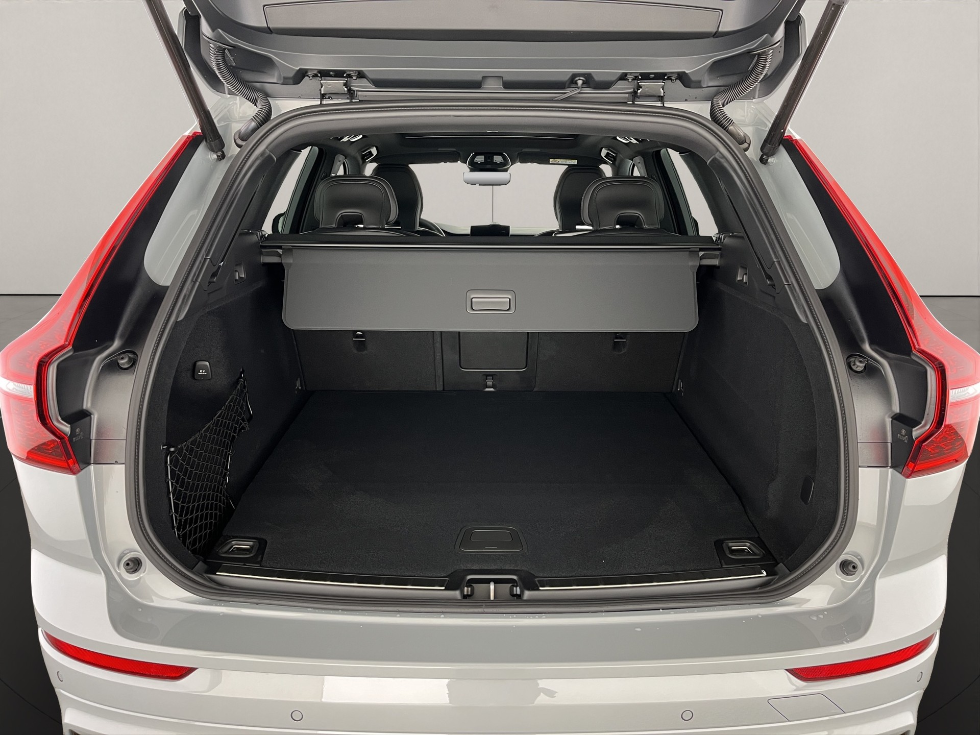 VOLVO XC60 2.0 T8 TE Black Edition eAWD-image-5