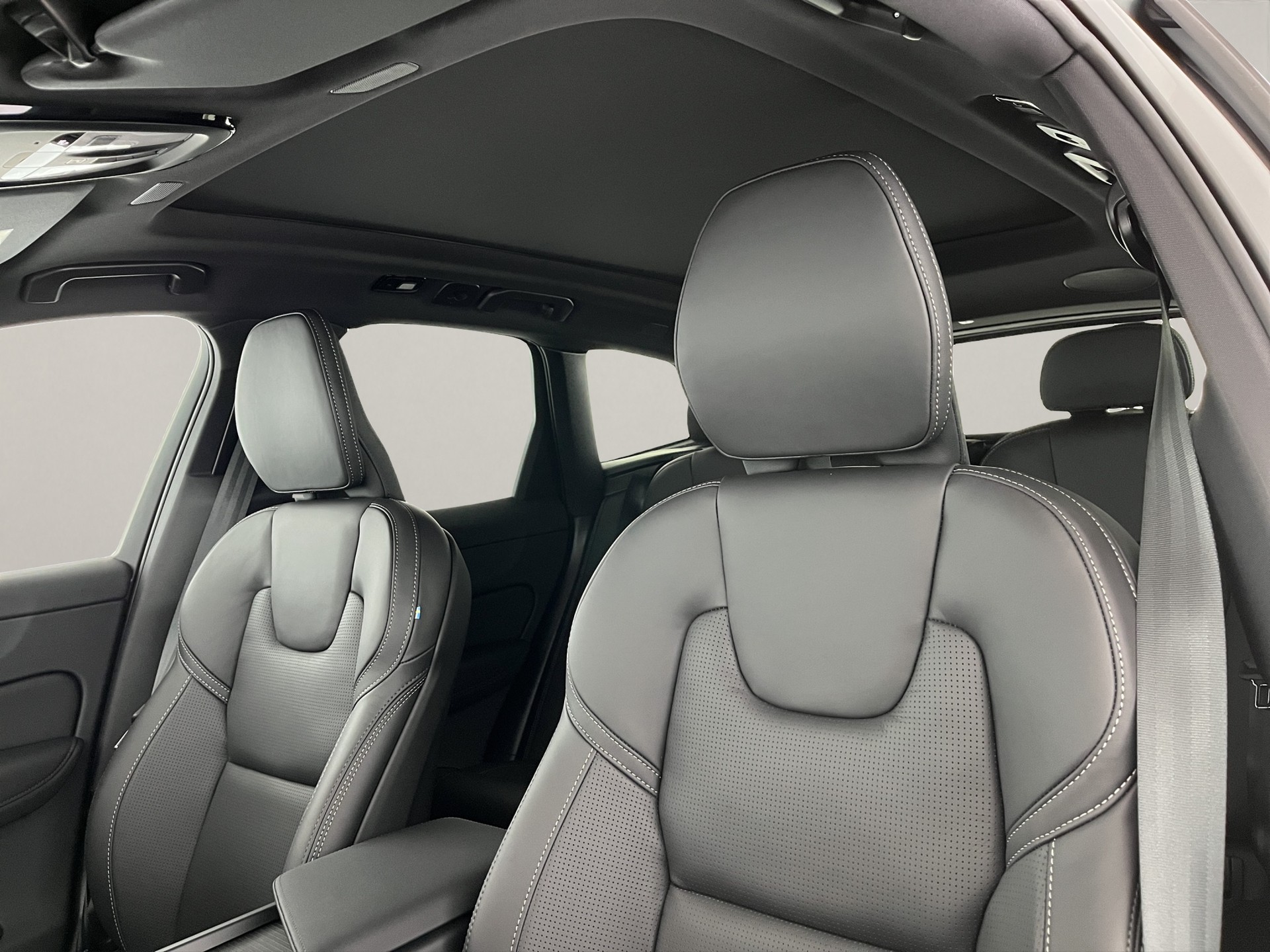 VOLVO XC60 2.0 T8 TE Black Edition eAWD-image-17