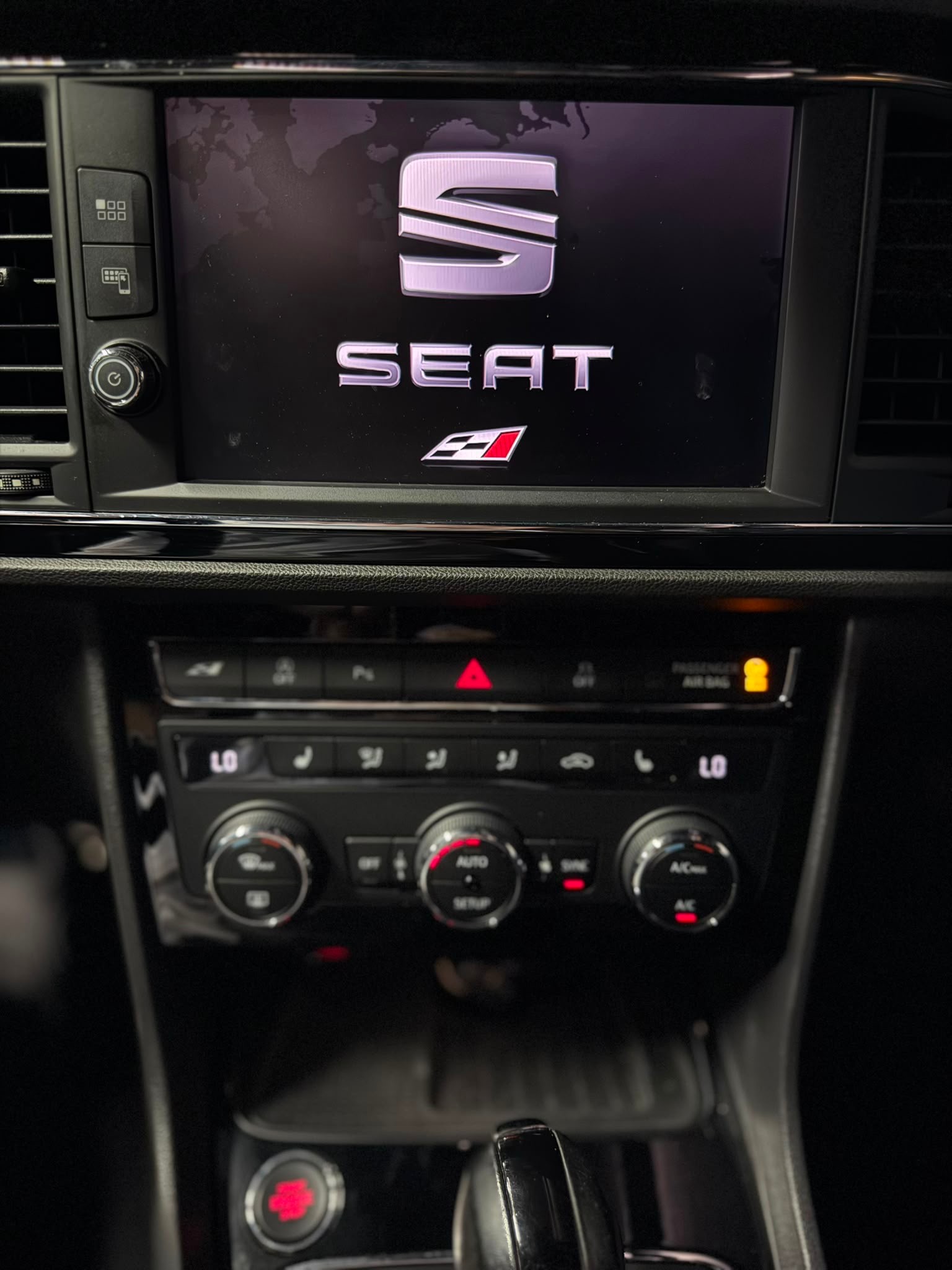 SEAT Leon ST 2.0 TSI Cupra 300 4 Drive DSG | Panoramadach-image-16