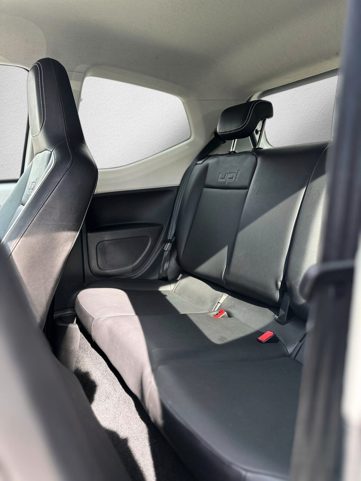 VW Up 1.0 BMT white up-image-12