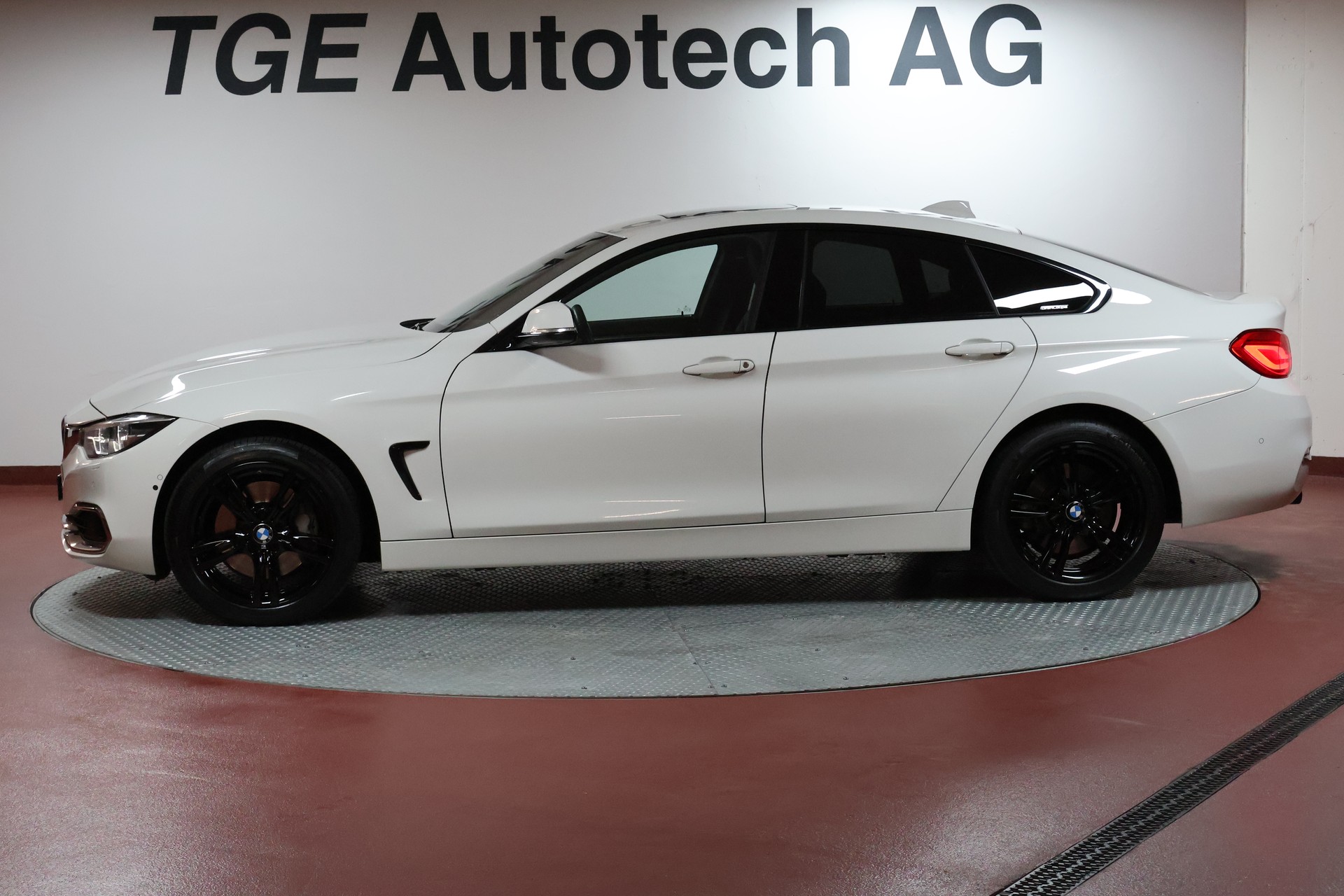 BMW 440i Gran Coupé xDrive Luxury Line Steptronic-image-17
