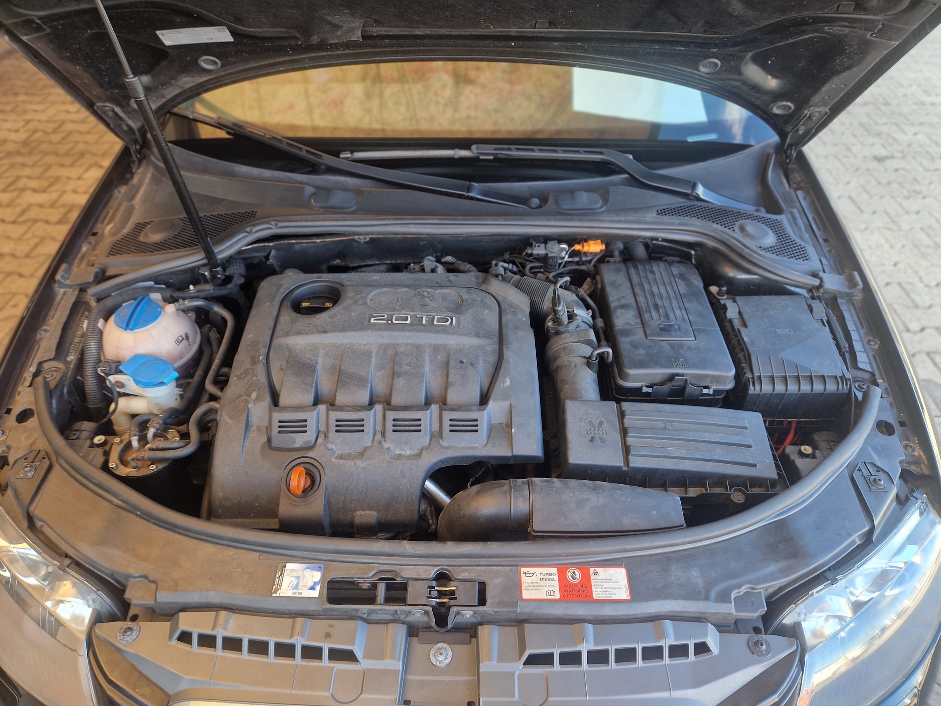 AUDI A3 Sportback 2.0 TDI Ambiente quattro-image-12