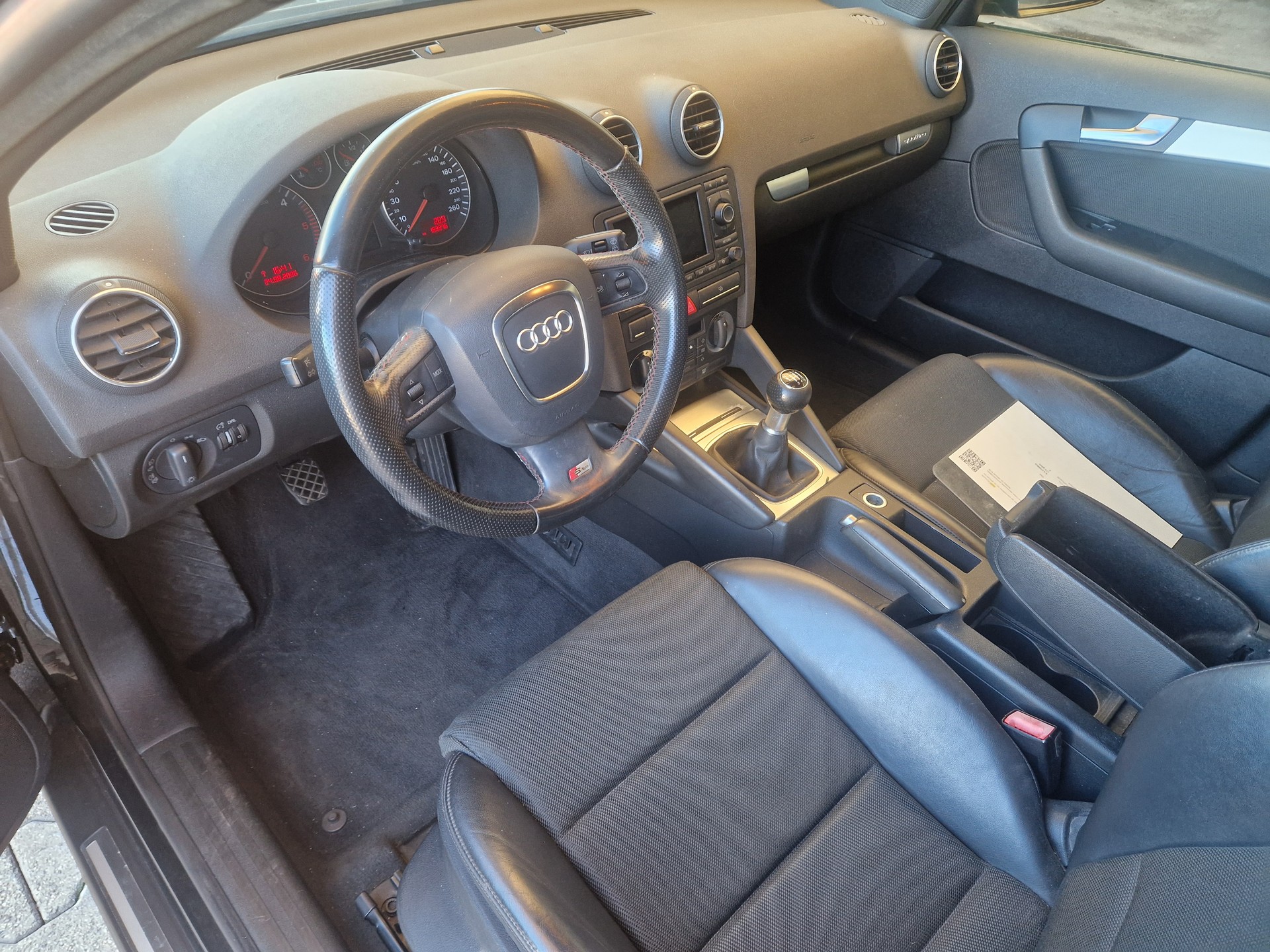 AUDI A3 Sportback 2.0 TDI Ambiente quattro-image-4