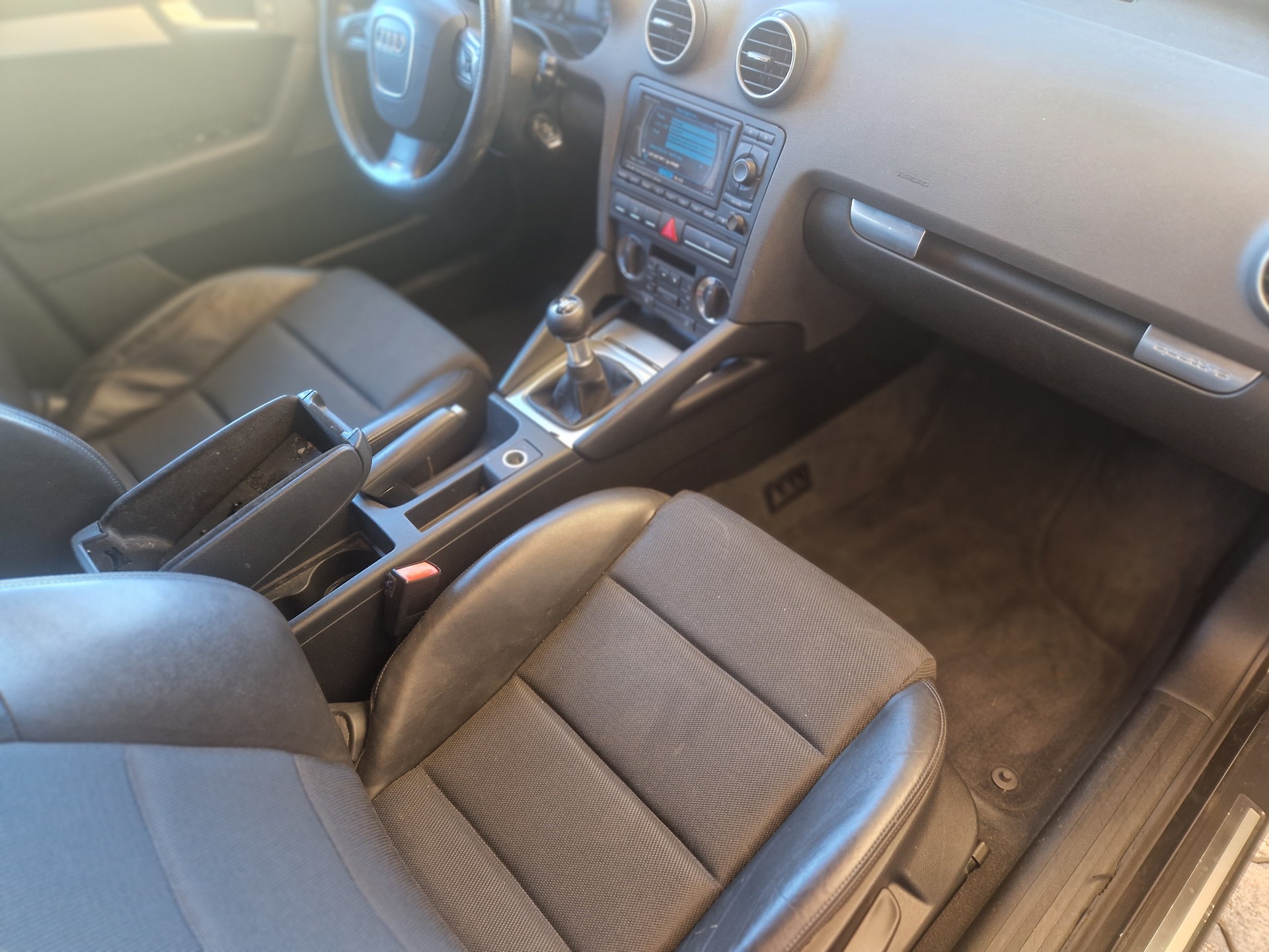 AUDI A3 Sportback 2.0 TDI Ambiente quattro-image-8