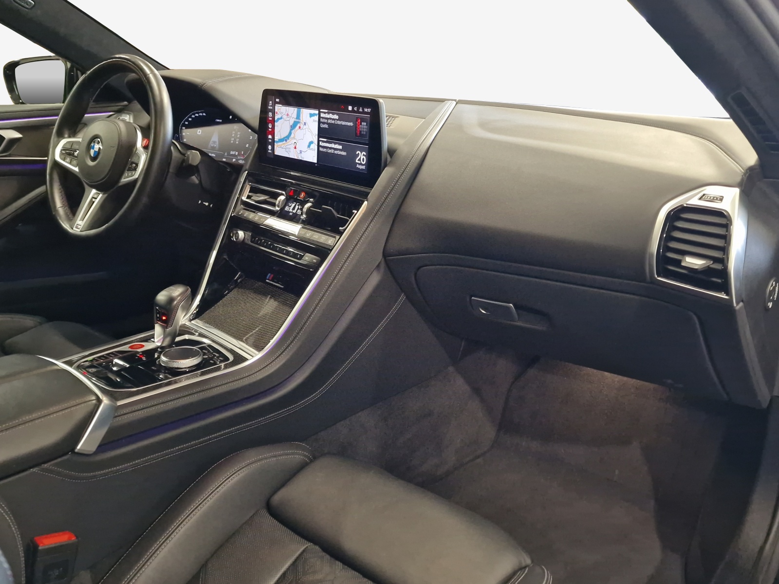 BMW M8 xDrive Steptronic M Competition-image-13