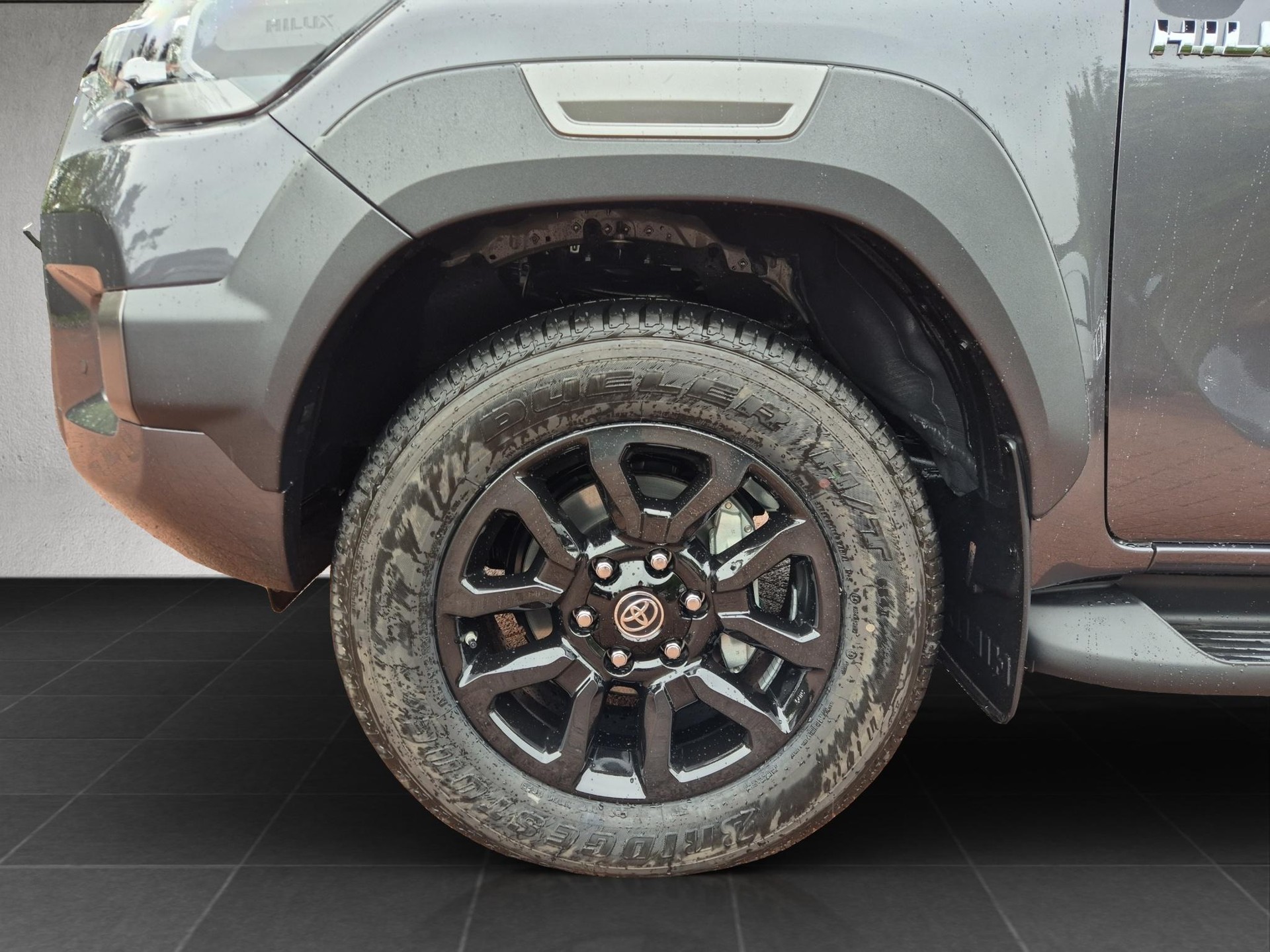 TOYOTA Hilux Double Cab.-Pick-up 2.8 D-4D MHEV 204 Invincible-image-14