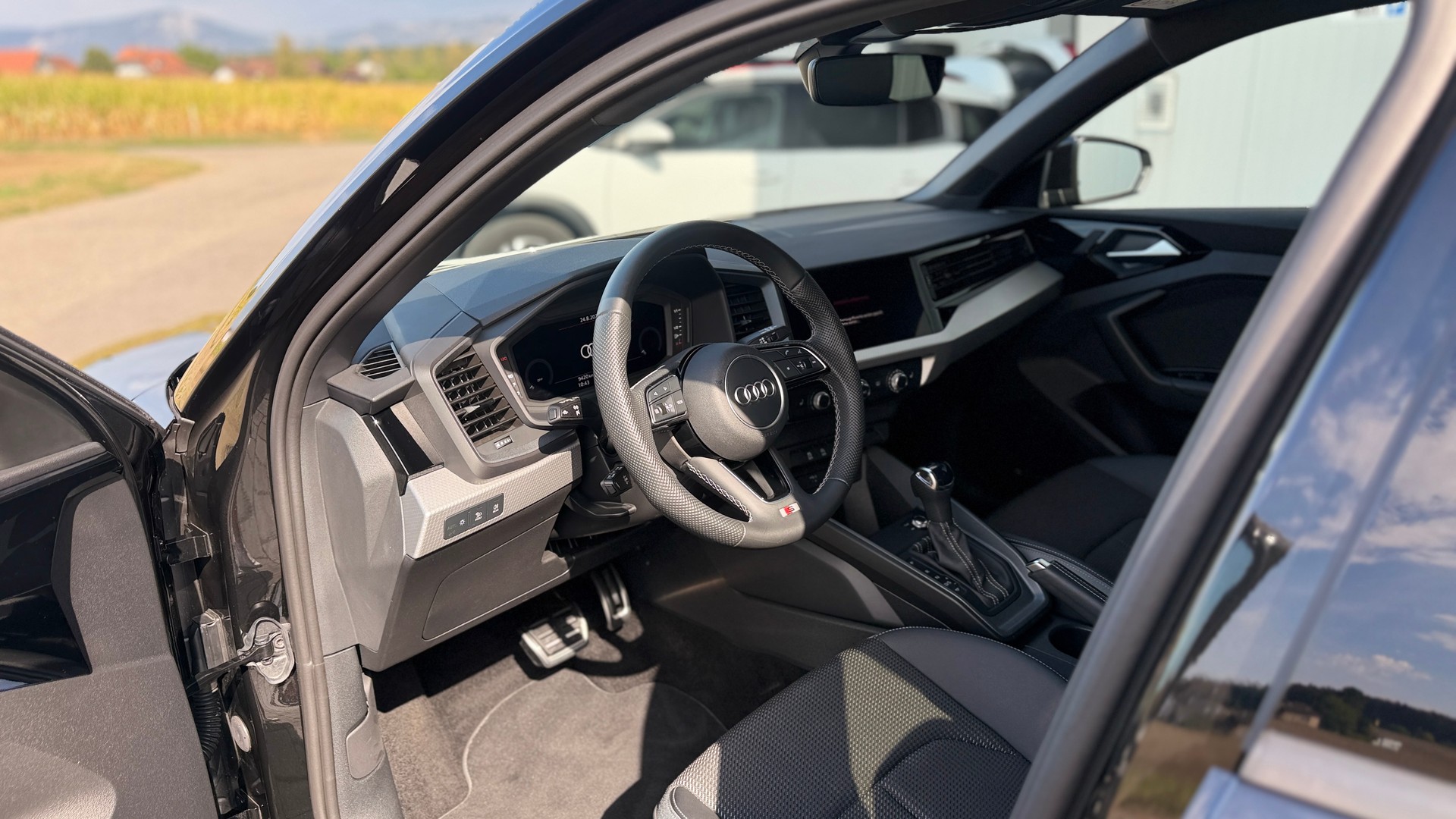 AUDI A1 Sportback S-Line 30 TFSI S-tronic / Audi-Werksgarantie & Gratis-Service 10 Jahre, 100.000 km (ASSP+)-image-8