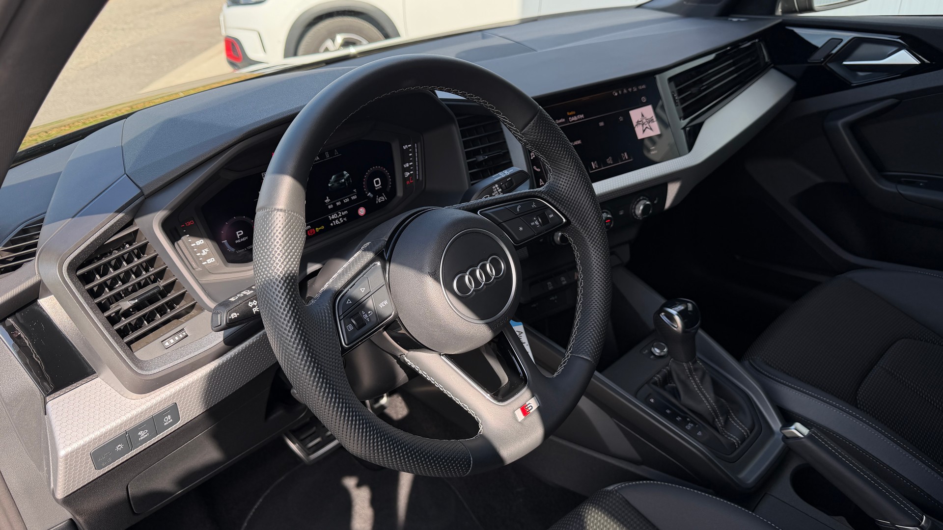 AUDI A1 Sportback S-Line 30 TFSI S-tronic / Audi-Werksgarantie & Gratis-Service 10 Jahre, 100.000 km (ASSP+)-image-14