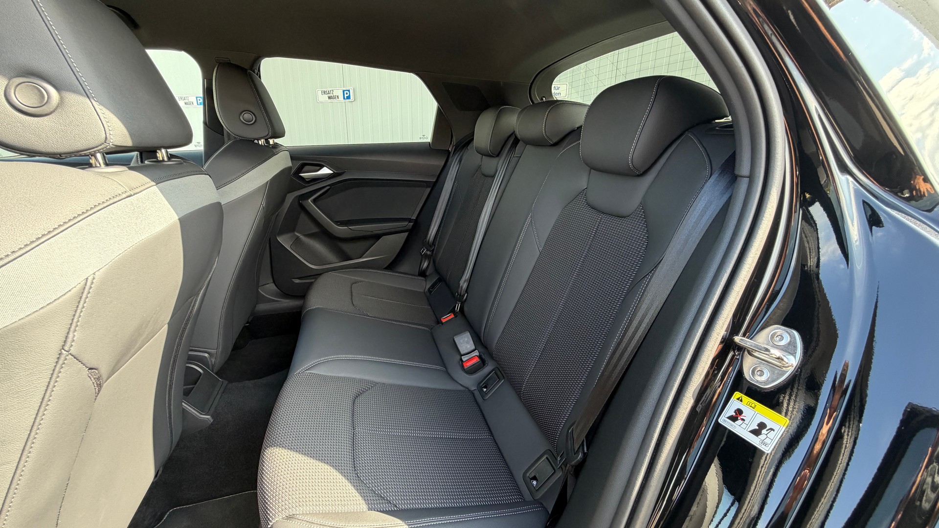 AUDI A1 Sportback S-Line 30 TFSI S-tronic / Audi-Werksgarantie & Gratis-Service 10 Jahre, 100.000 km (ASSP+)-image-23