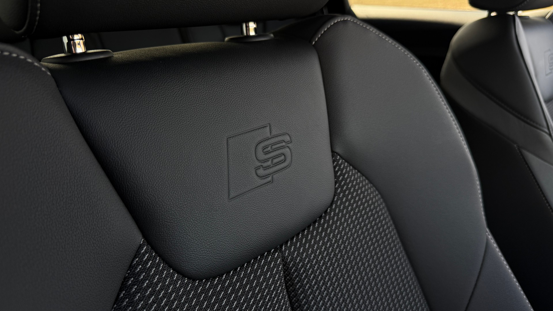 AUDI A1 Sportback S-Line 30 TFSI S-tronic / Audi-Werksgarantie & Gratis-Service 10 Jahre, 100.000 km (ASSP+)-image-12