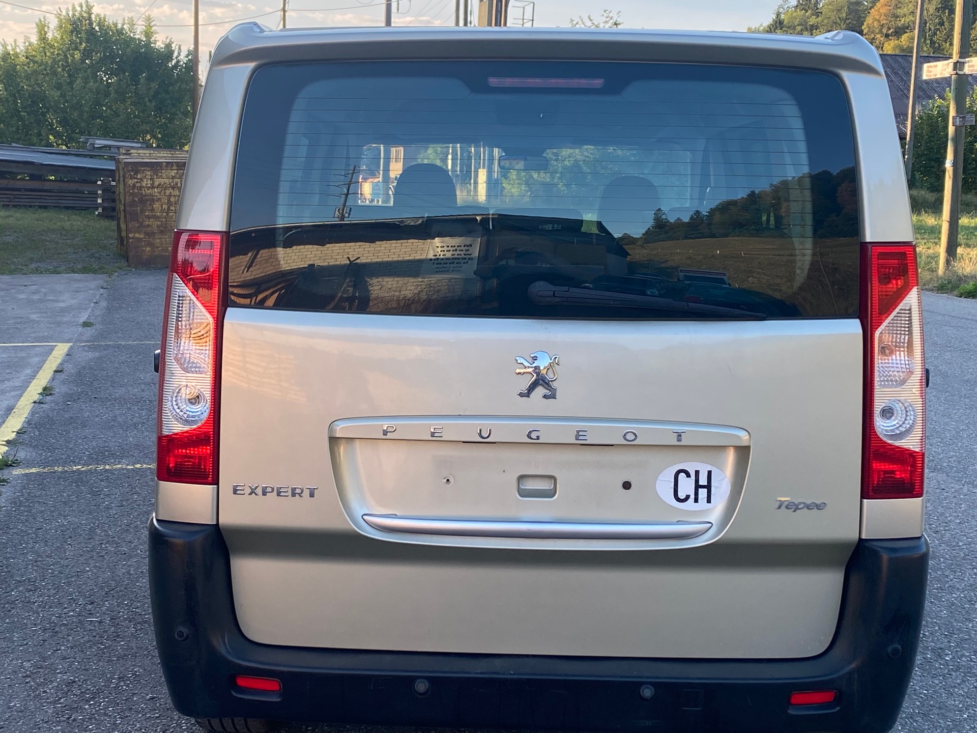 PEUGEOT Expert Tepee 2.0 HDi Confort L1 **Frisch ab MFK**-image-3