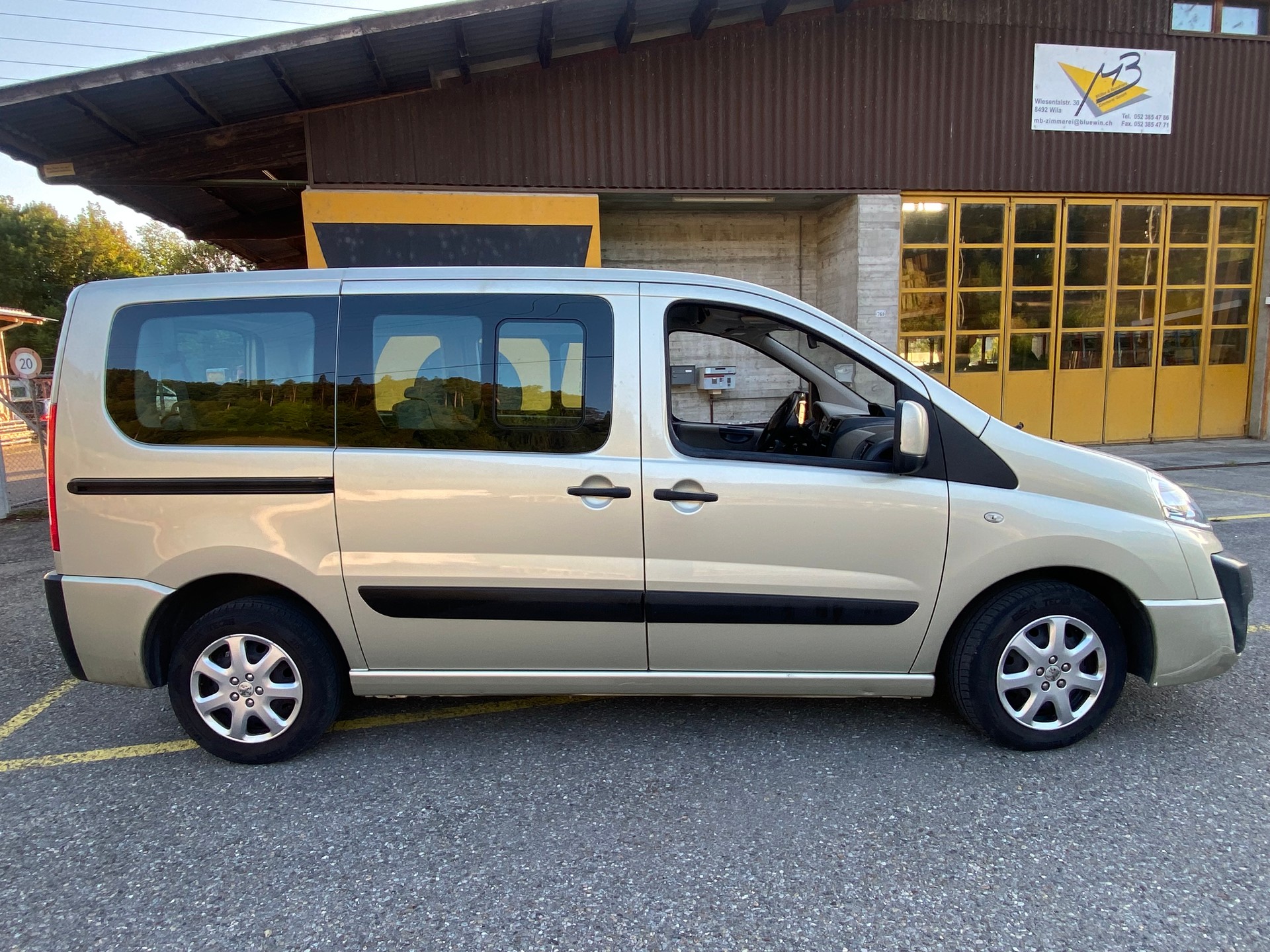 PEUGEOT Expert Tepee 2.0 HDi Confort L1 **Frisch ab MFK**-image-2