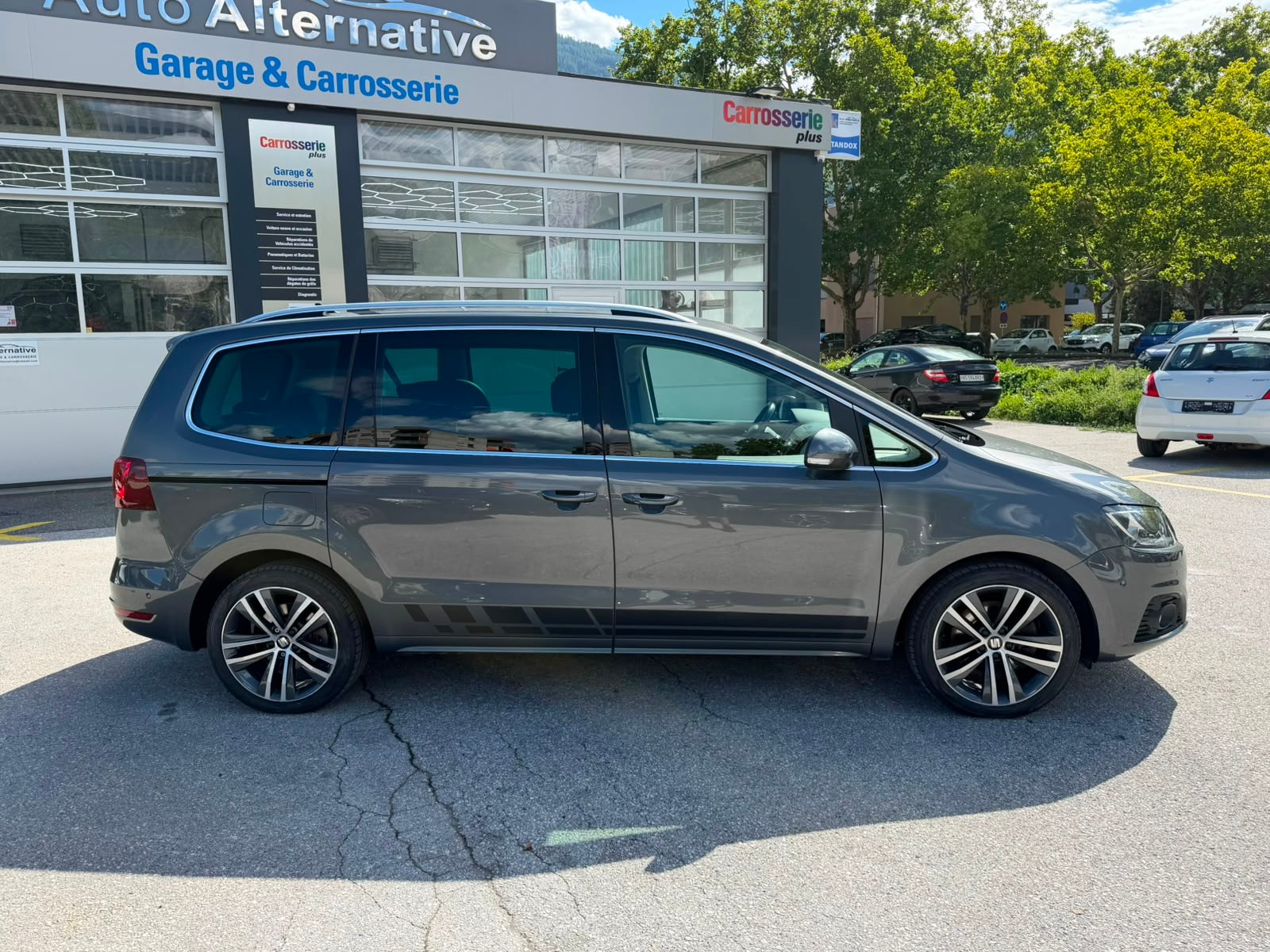 SEAT Alhambra 2.0 TDI 4Drive SWISS FR-image-2