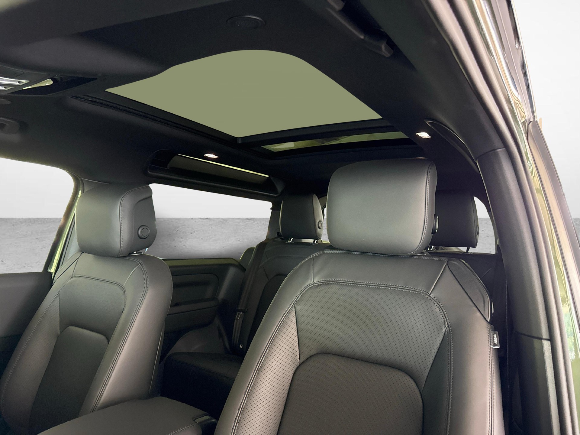 LAND ROVER Defender 90 3.0 D I6 350 X-Dynamic HSE-image-12