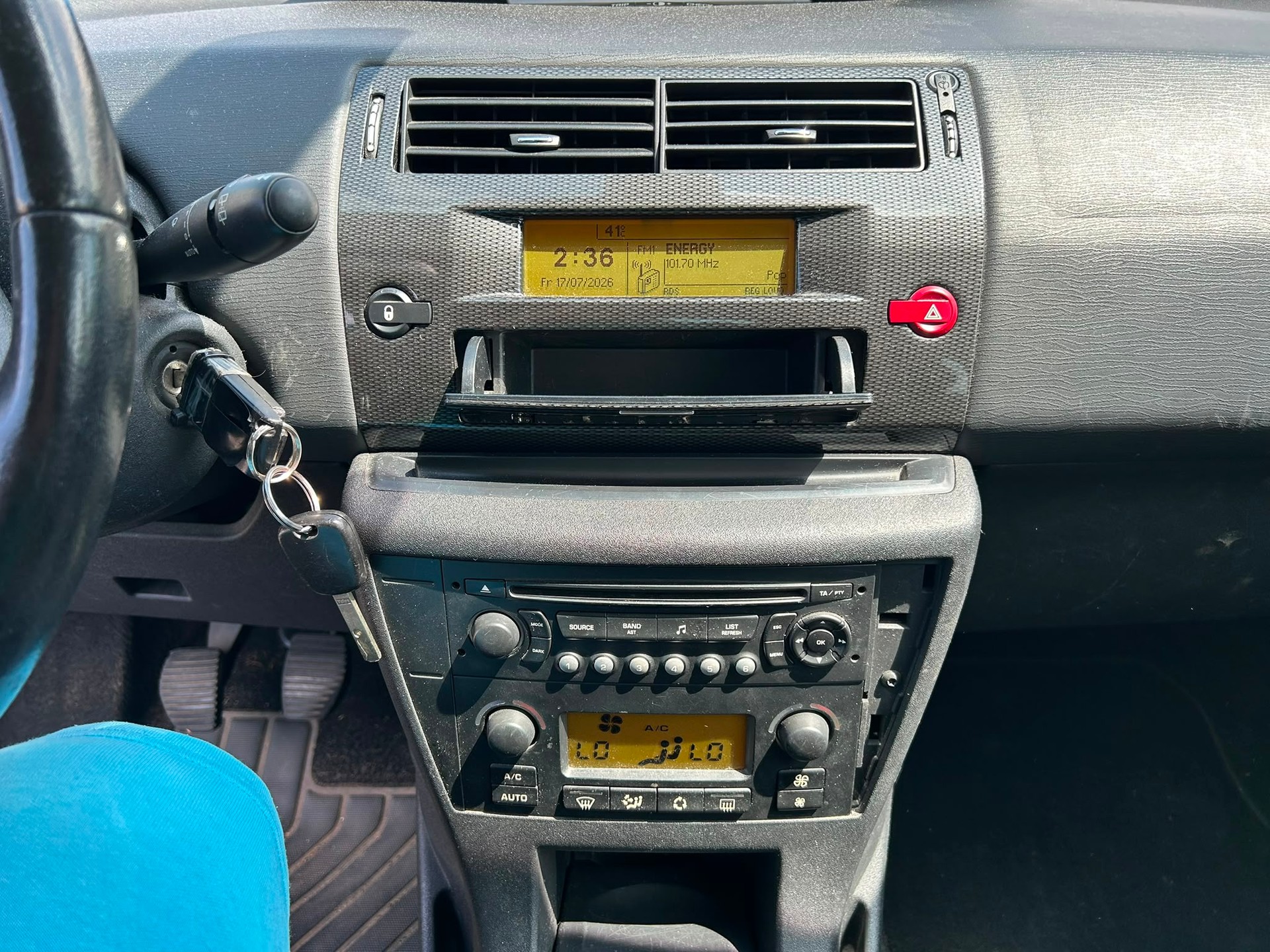 CITROEN C4 Coupé 1.6i 16V VTR-image-9
