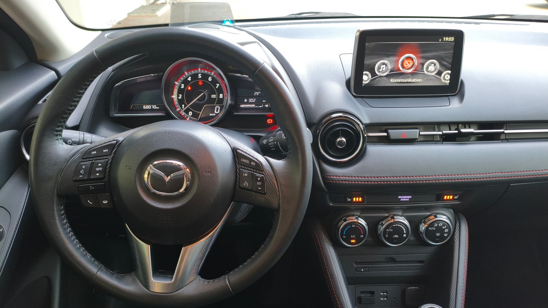 MAZDA 2 1.5i 16V Skyactiv-G Revolution-image-10