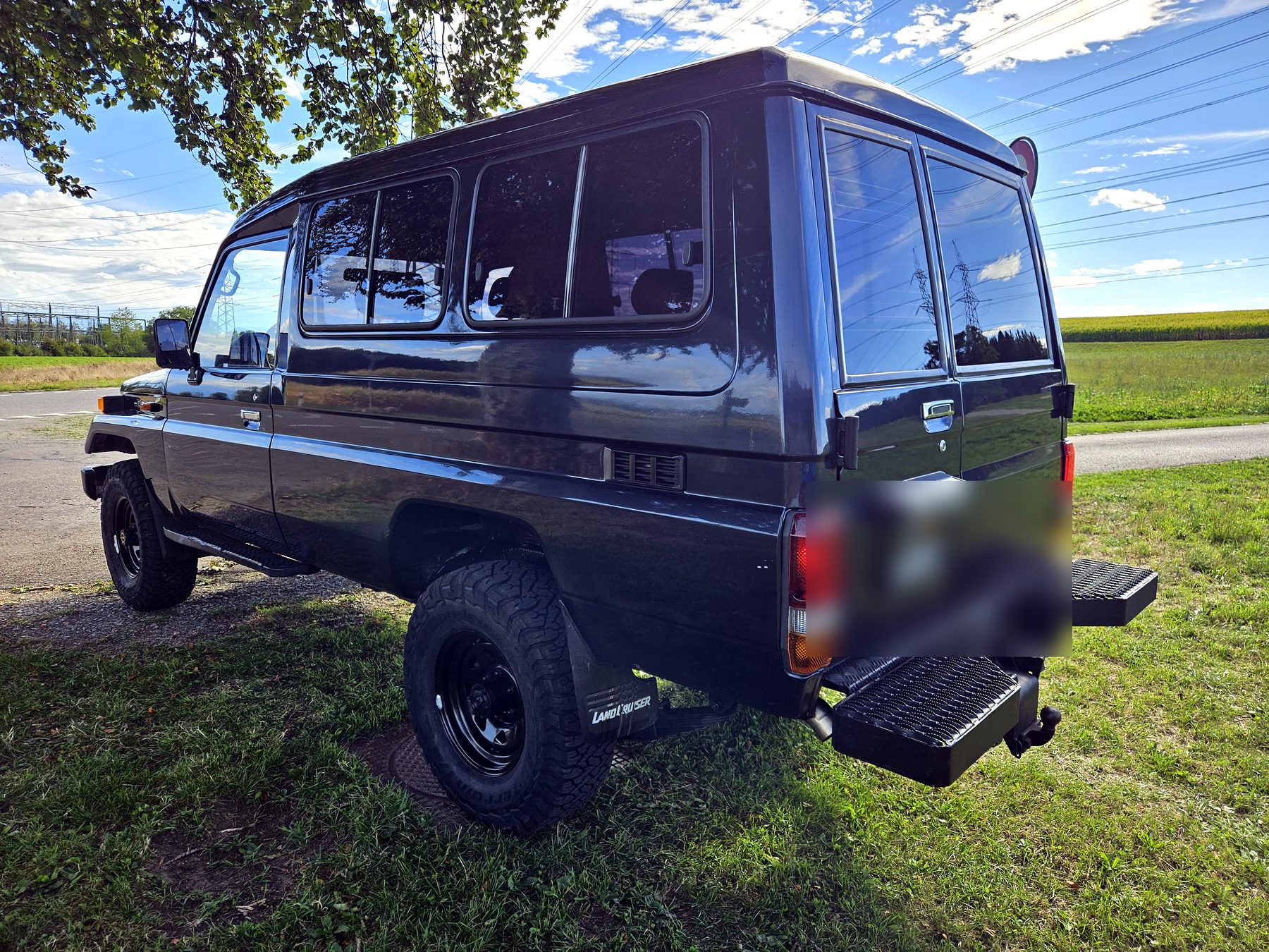 TOYOTA J7 BJ75 Troop Carrier Bushtaxi-image-3