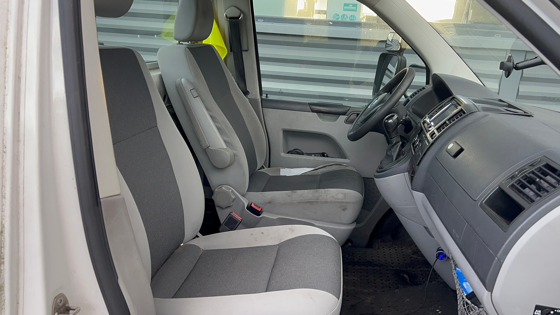 VW T5 2.0 TDI DSG-image-10