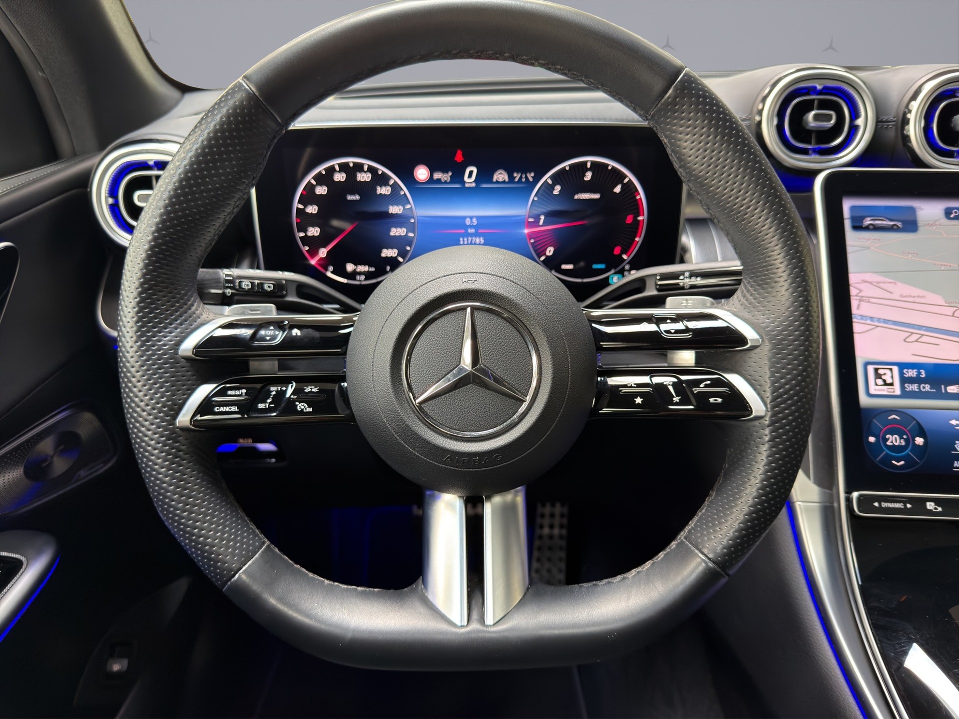 MERCEDES-BENZ GLC 220 d AMG Line 4matic-image-10
