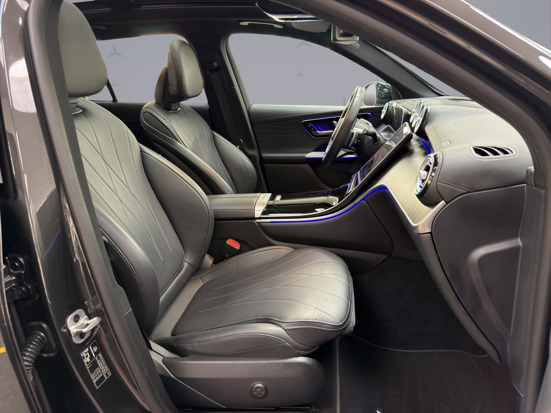 MERCEDES-BENZ GLC 220 d AMG Line 4matic-image-19