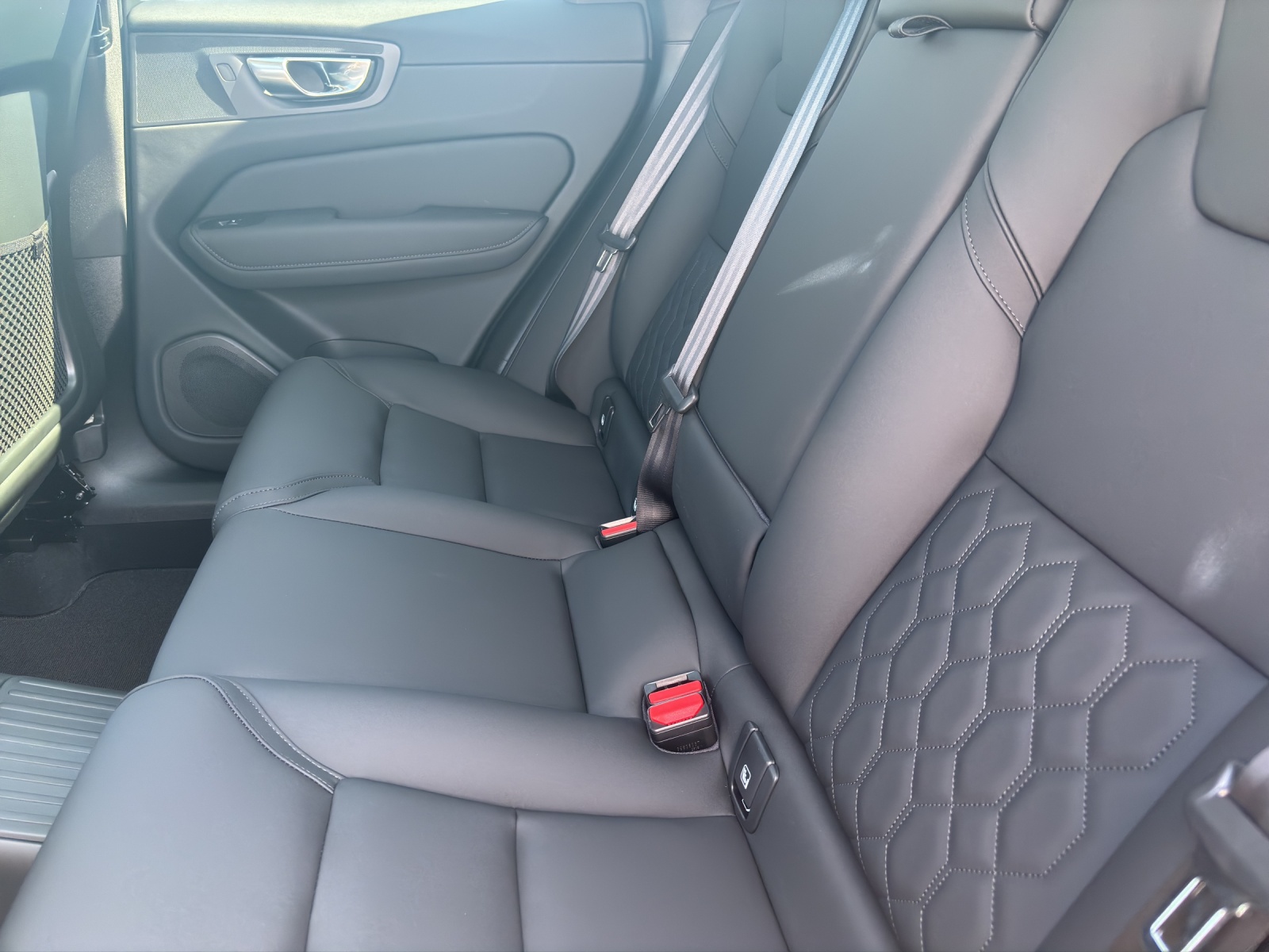 VOLVO XC60 2.0 T6 TE Ultra Dark eAWD-image-8