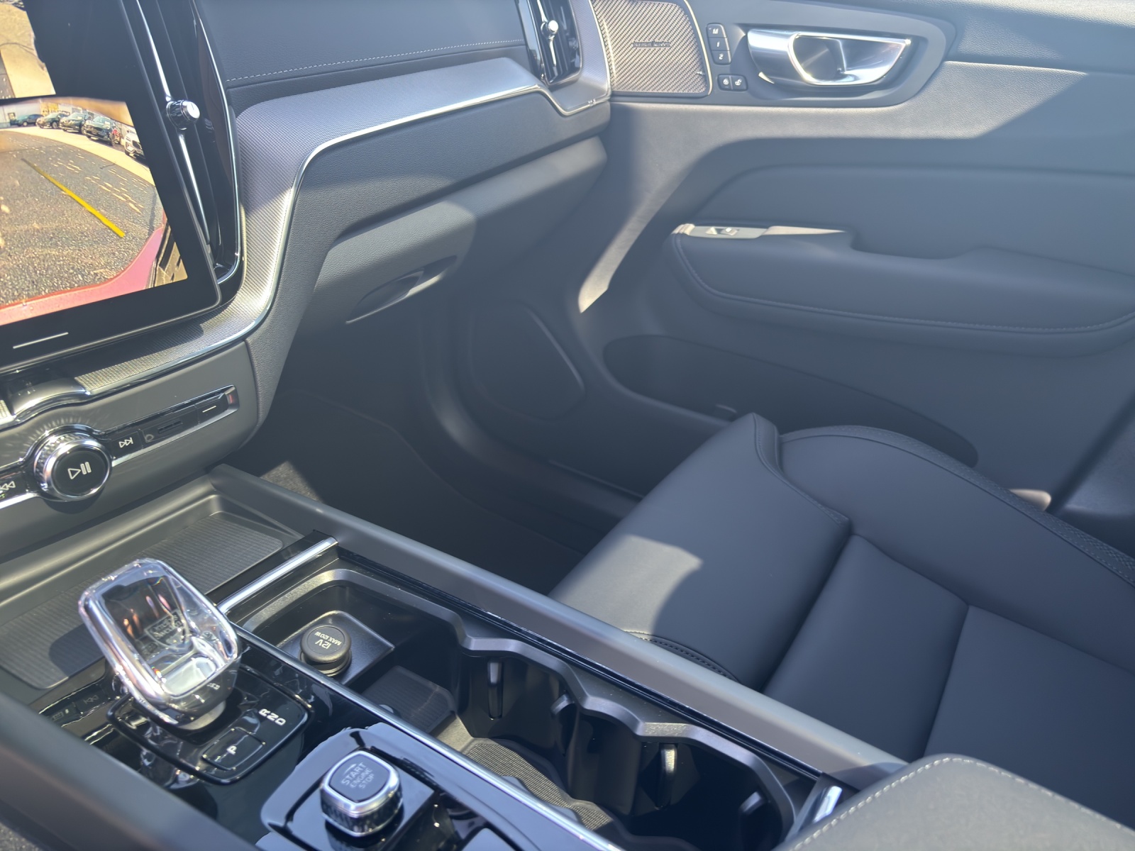 VOLVO XC60 2.0 T6 TE Ultra Dark eAWD-image-11