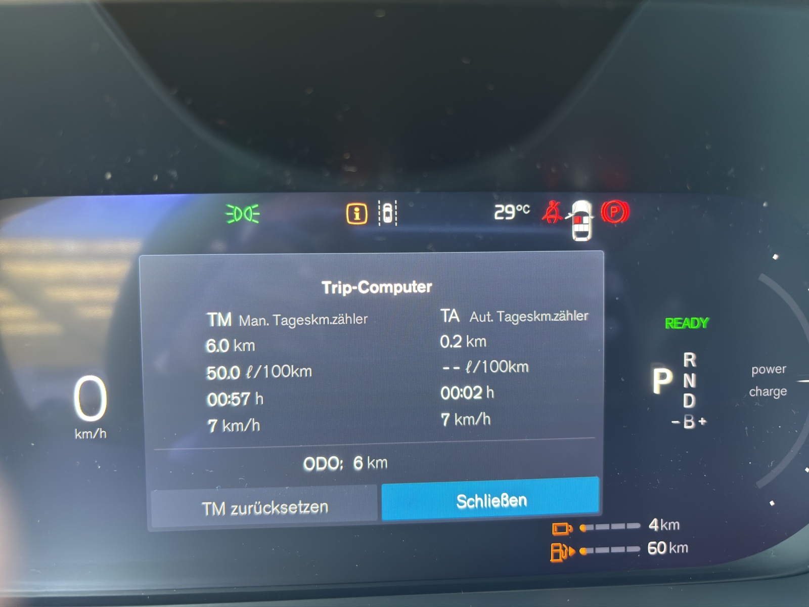 VOLVO XC60 2.0 T6 TE Ultra Dark eAWD-image-9