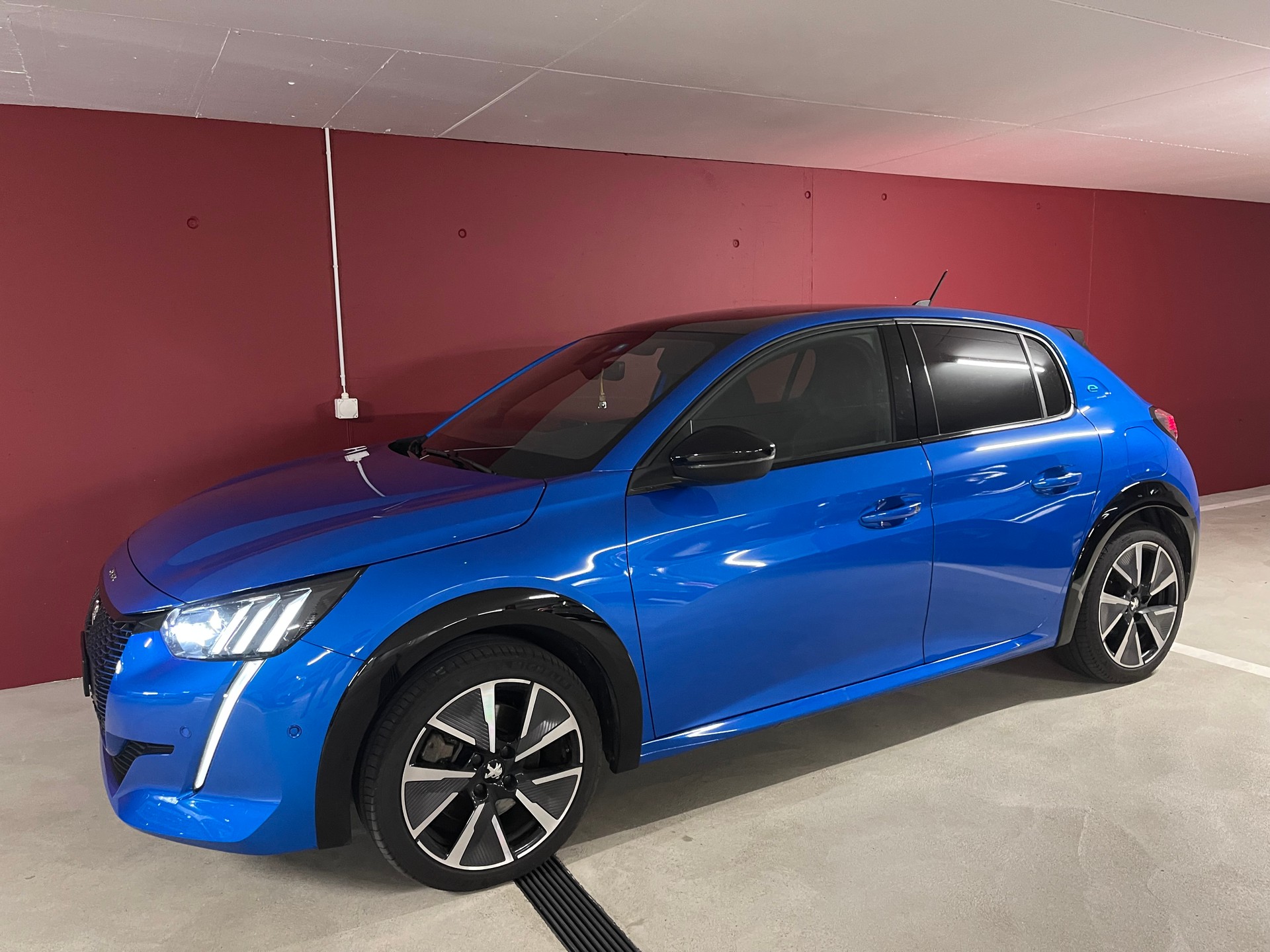 PEUGEOT 208 e-GT Pack-image-4
