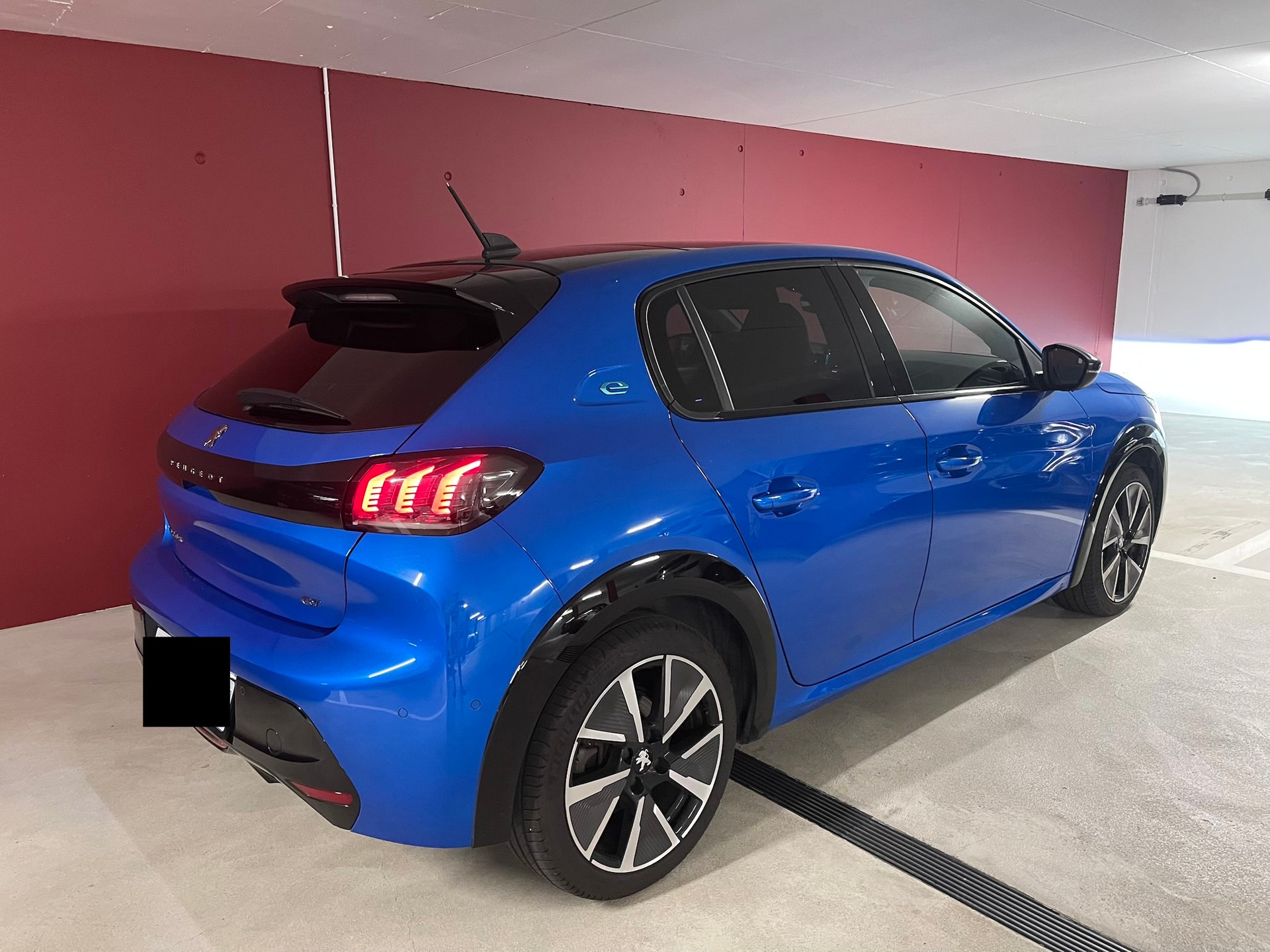 PEUGEOT 208 e-GT Pack-image-2