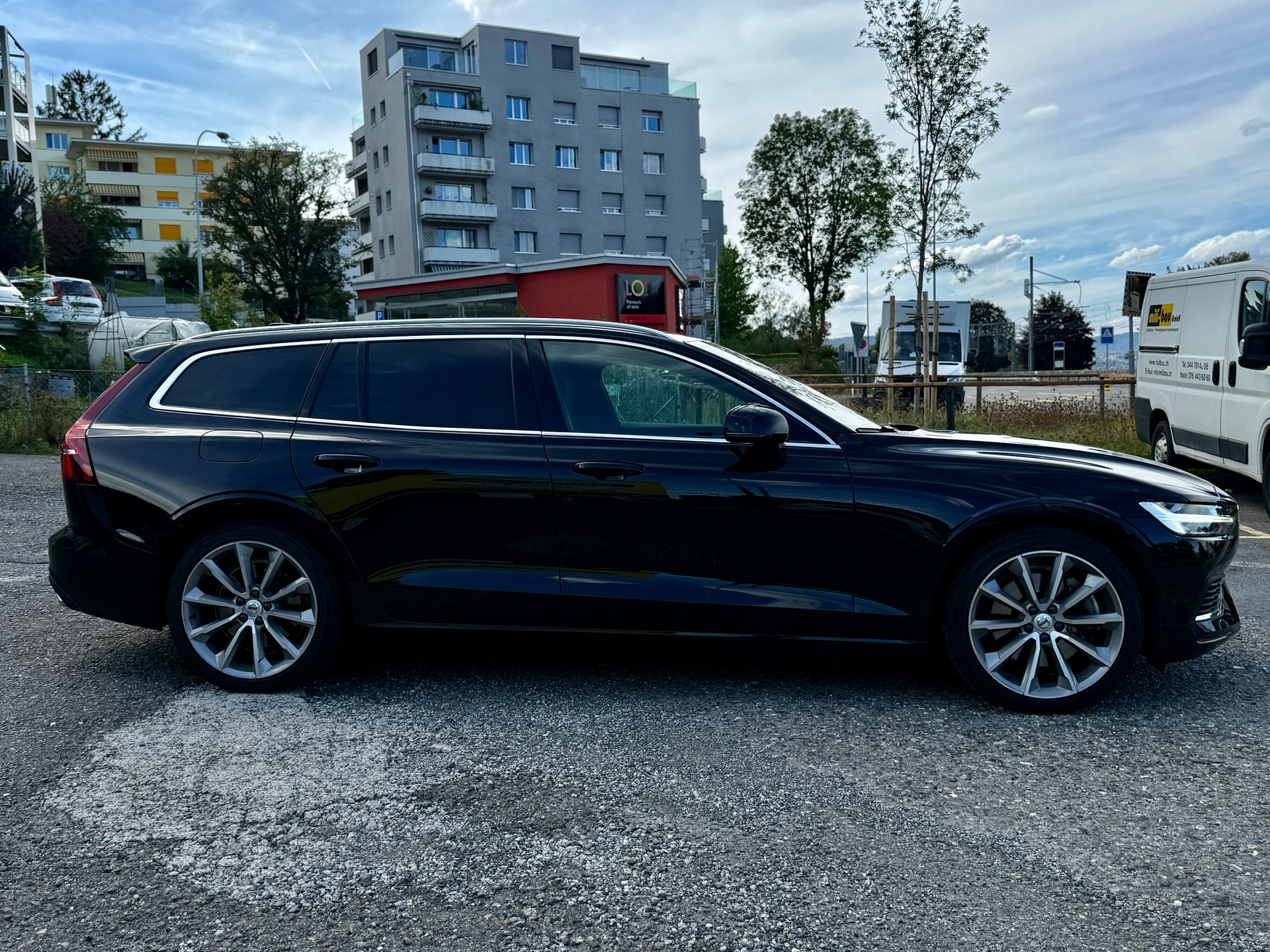 VOLVO V60 T6 eAWD Twin Engine Inscription Geartronic-image-7