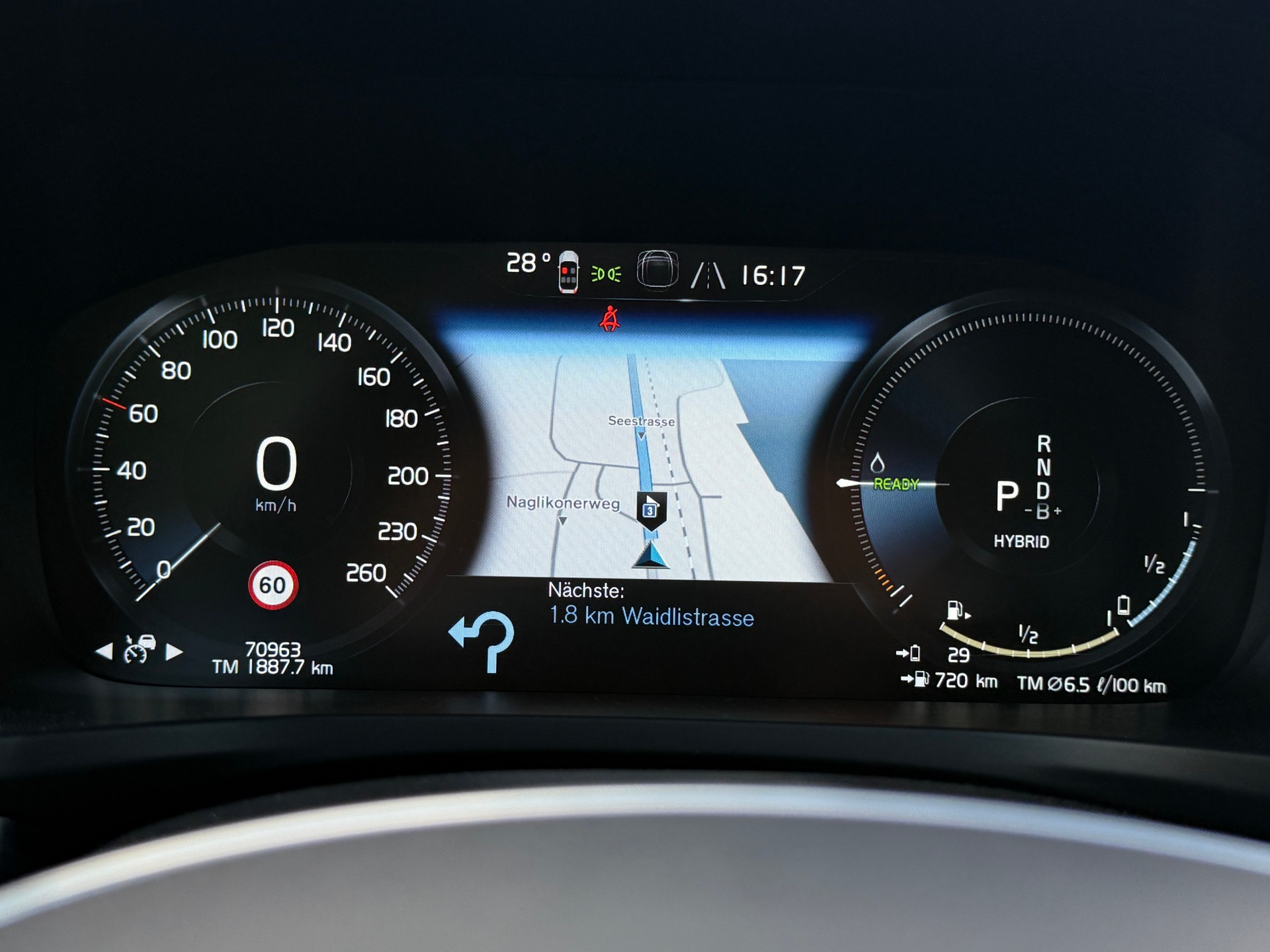 VOLVO V60 T6 eAWD Twin Engine Inscription Geartronic-image-19