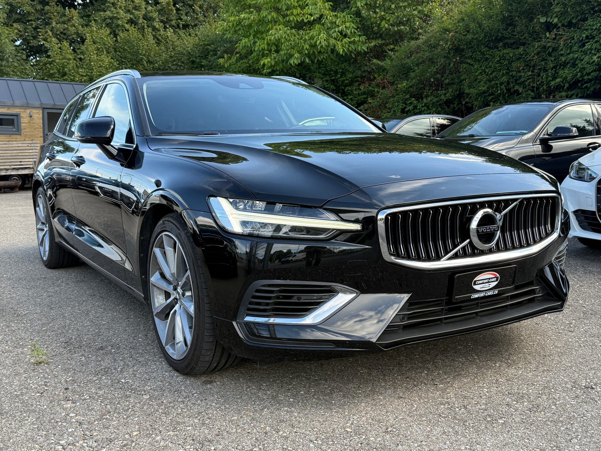 VOLVO V60 T6 eAWD Twin Engine Inscription Geartronic-image-3