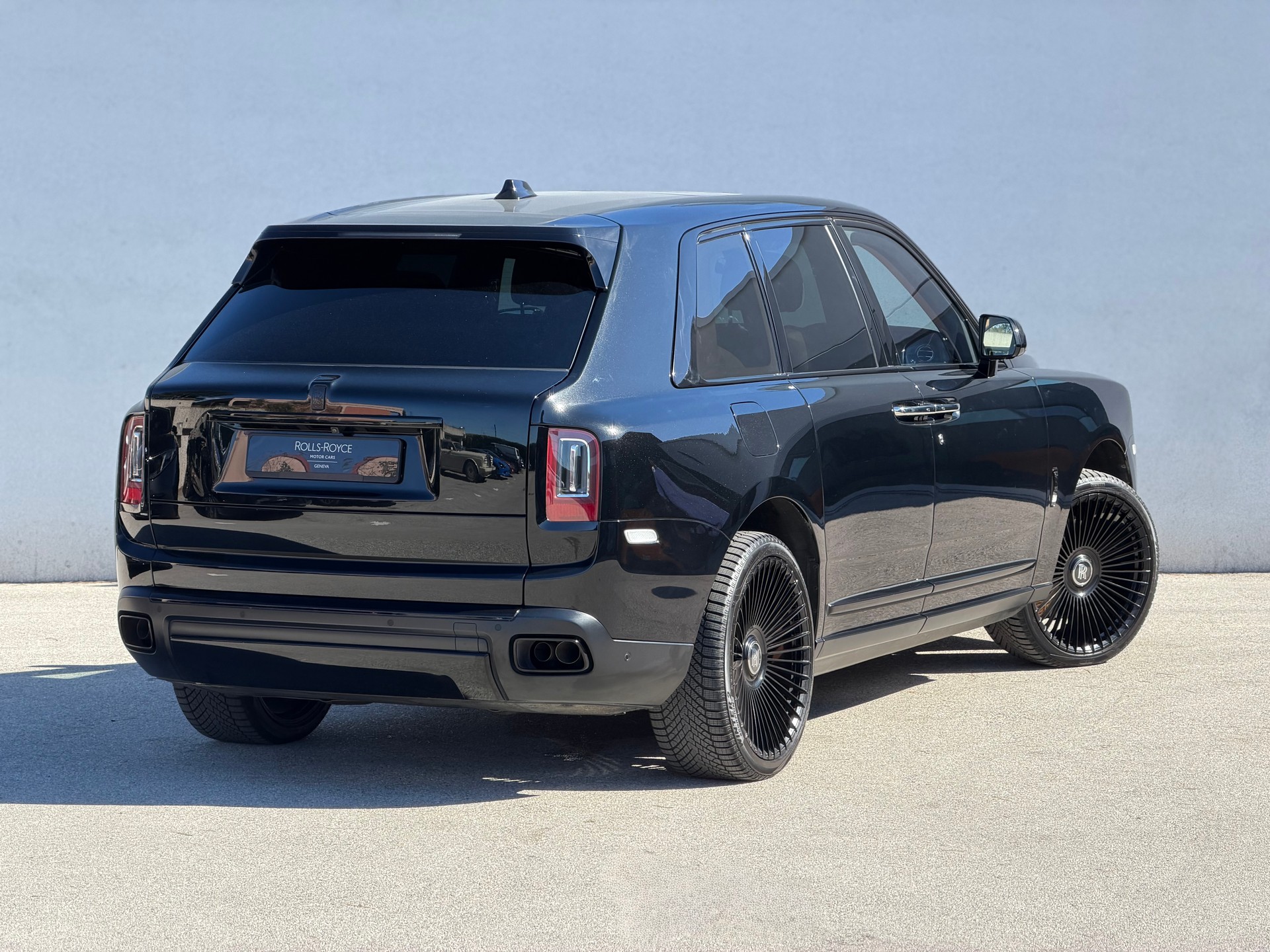 ROLLS-ROYCE Cullinan 6.7 V12-image-1