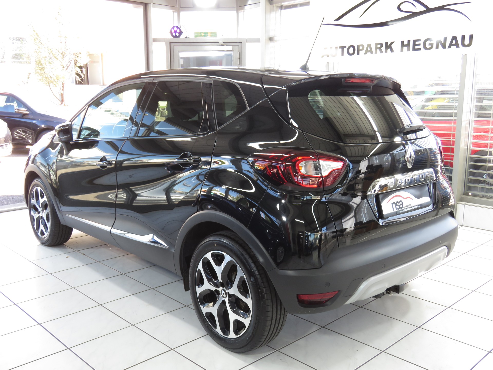 RENAULT Captur 1.2 T 16V Intens EDC (Automat, AHK 1.2 t)-image-5