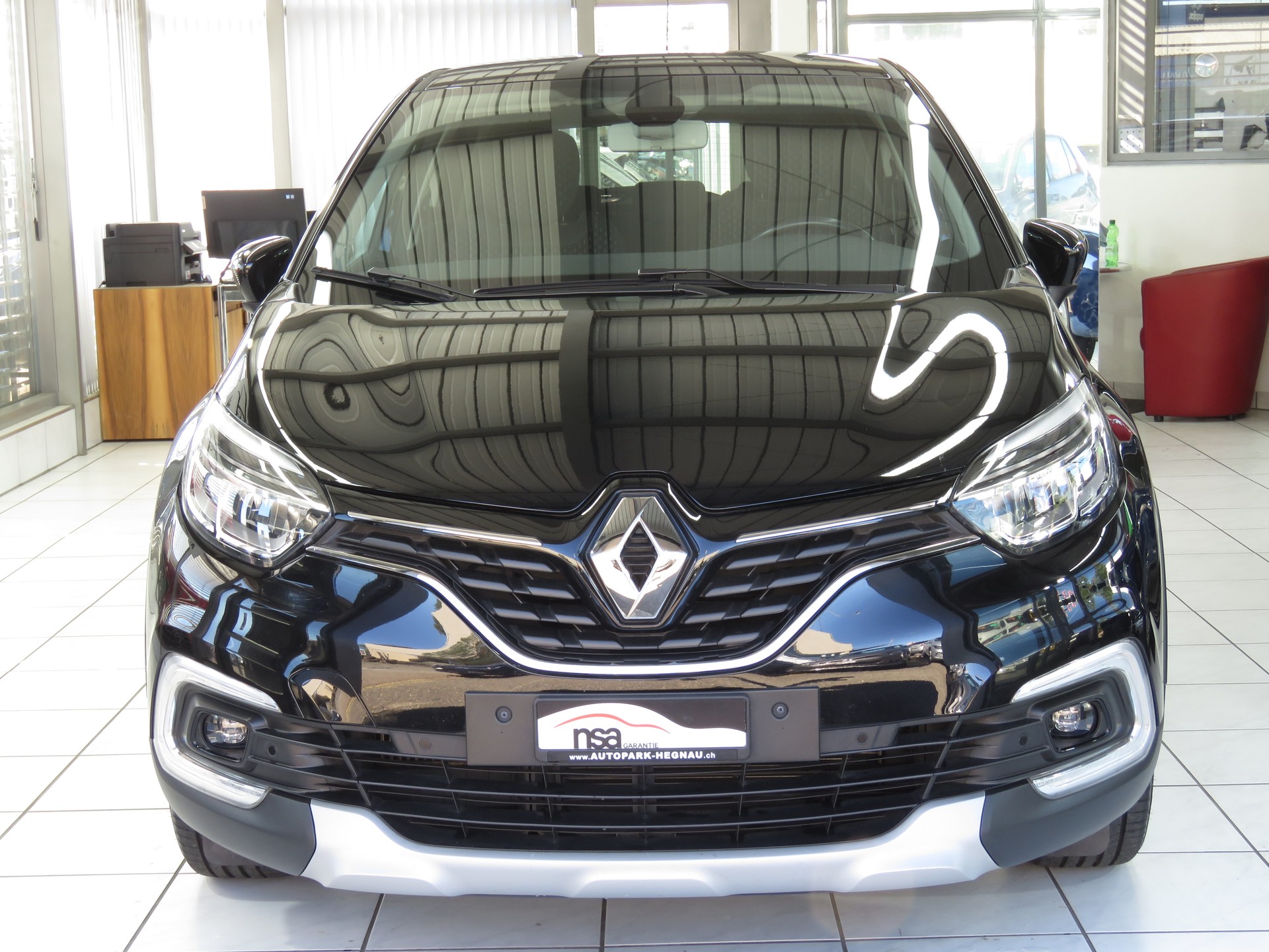 RENAULT Captur 1.2 T 16V Intens EDC (Automat, AHK 1.2 t)-image-1
