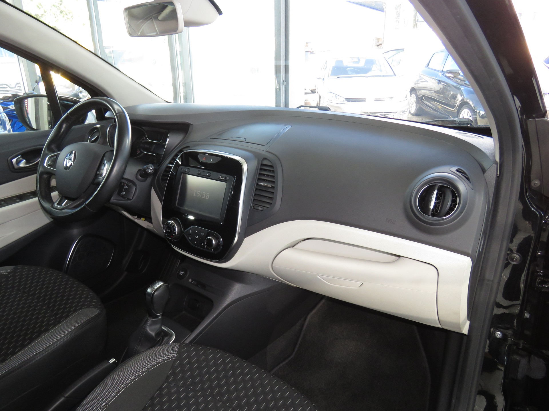 RENAULT Captur 1.2 T 16V Intens EDC (Automat, AHK 1.2 t)-image-11